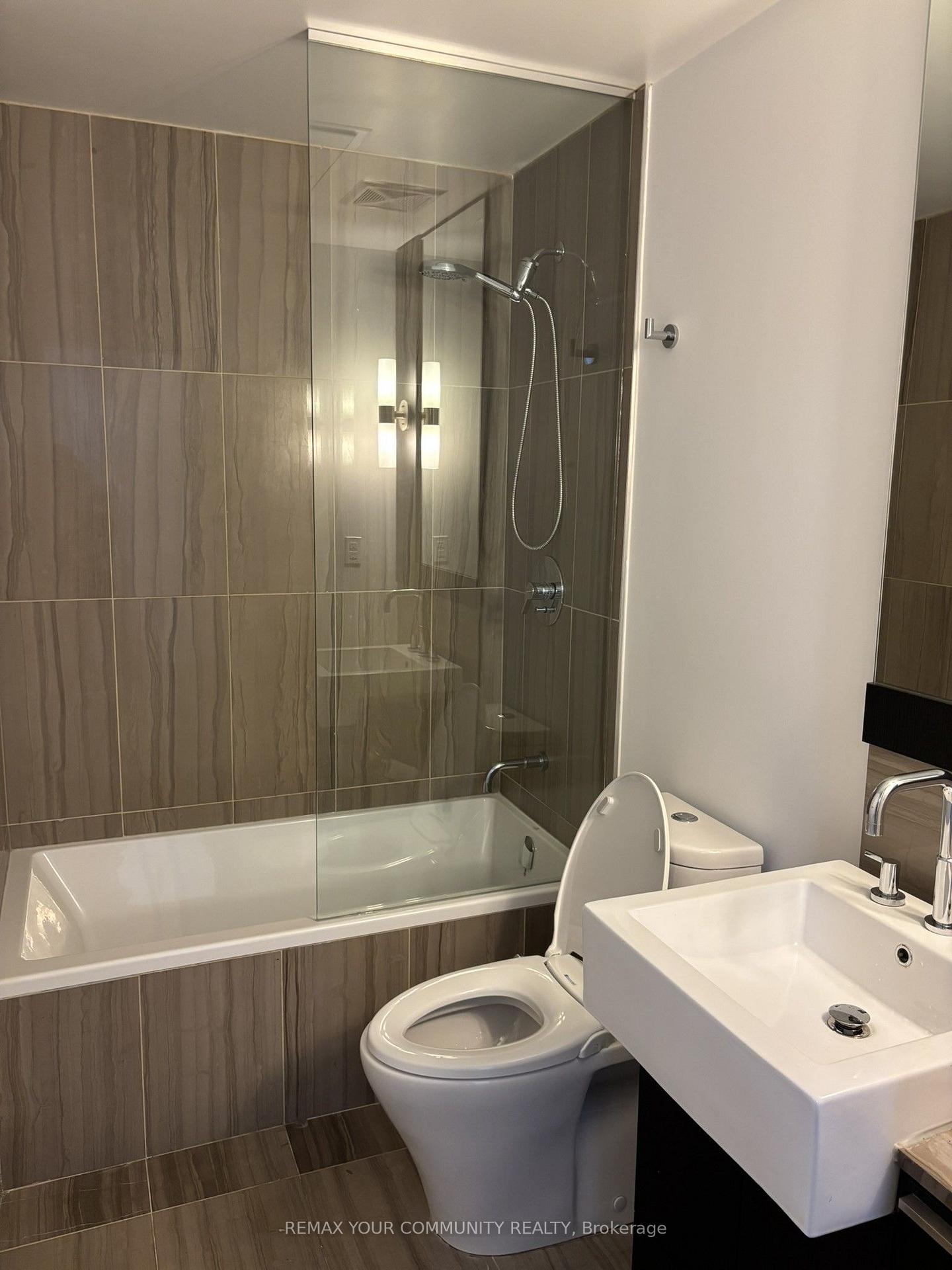 Photo 10 of Unit U2707, 88 Blue Jays Way, Toronto, Waterfront Communities — HOMEH