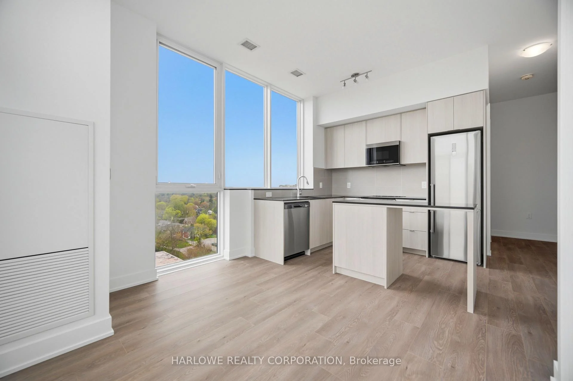 Photo 4 of Unit 907, 2088 James Street, Burlington, Brant — HOMEH