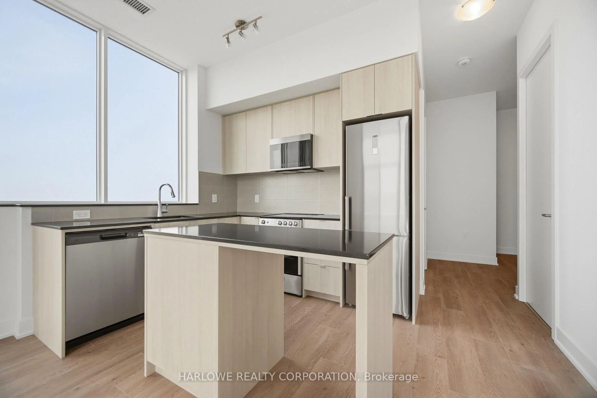 Photo 6 of Unit 907, 2088 James Street, Burlington, Brant — HOMEH