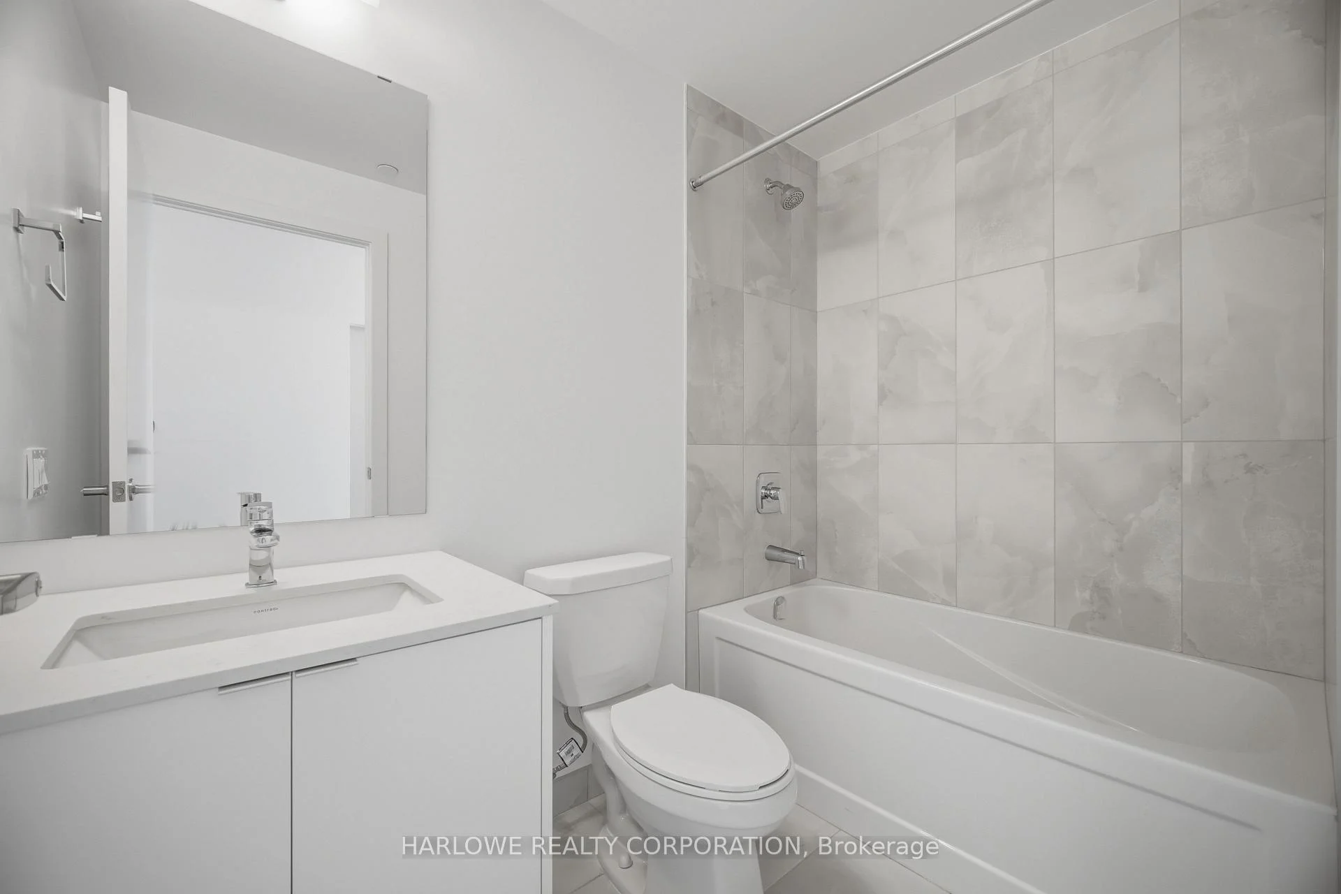 Photo 16 of Unit 907, 2088 James Street, Burlington, Brant — HOMEH