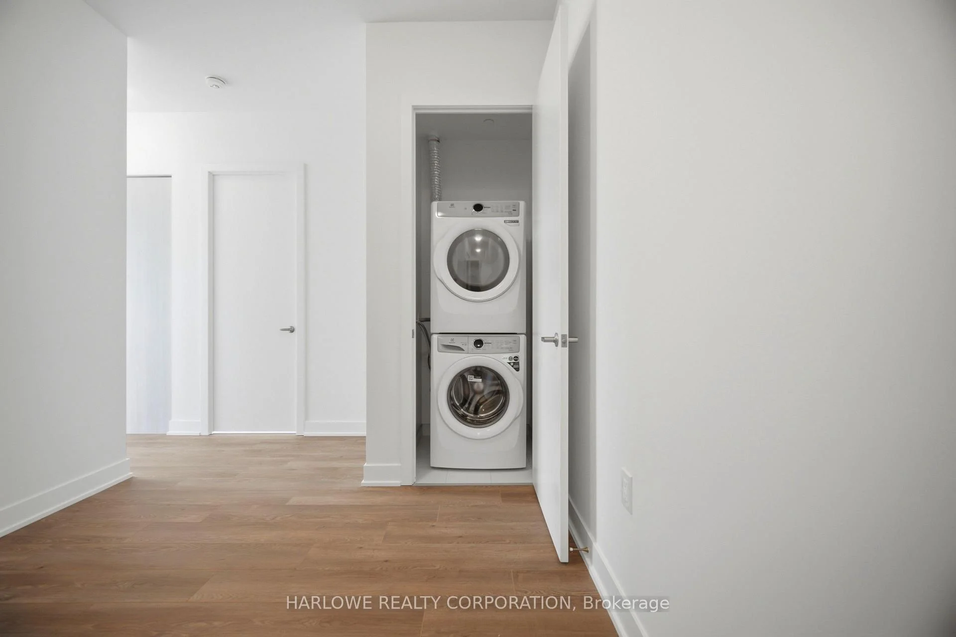 Photo 20 of Unit 907, 2088 James Street, Burlington, Brant — HOMEH