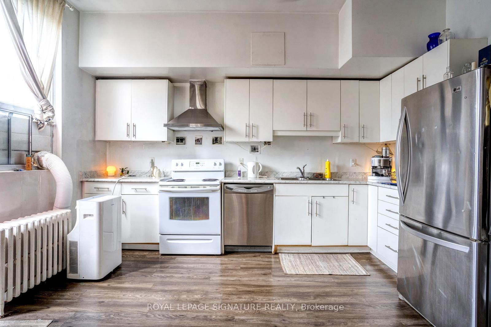 Photo 3 of Unit Upper/Rear, 926 King Street, Toronto, Niagara — HOMEH
