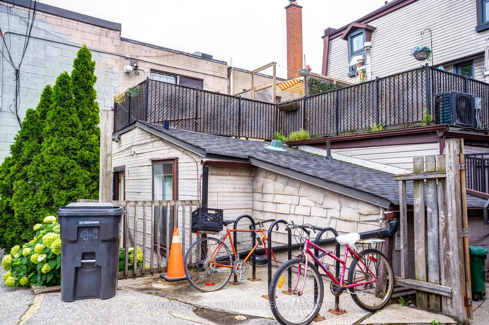 Photo 8 of Unit Upper/Rear, 926 King Street, Toronto, Niagara — HOMEH