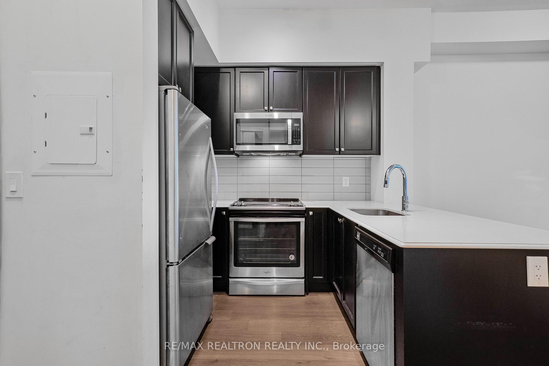 Photo 11 of Unit PH 446, 555 William Graham Drive W, Aurora, Rural Aurora — HOMEH