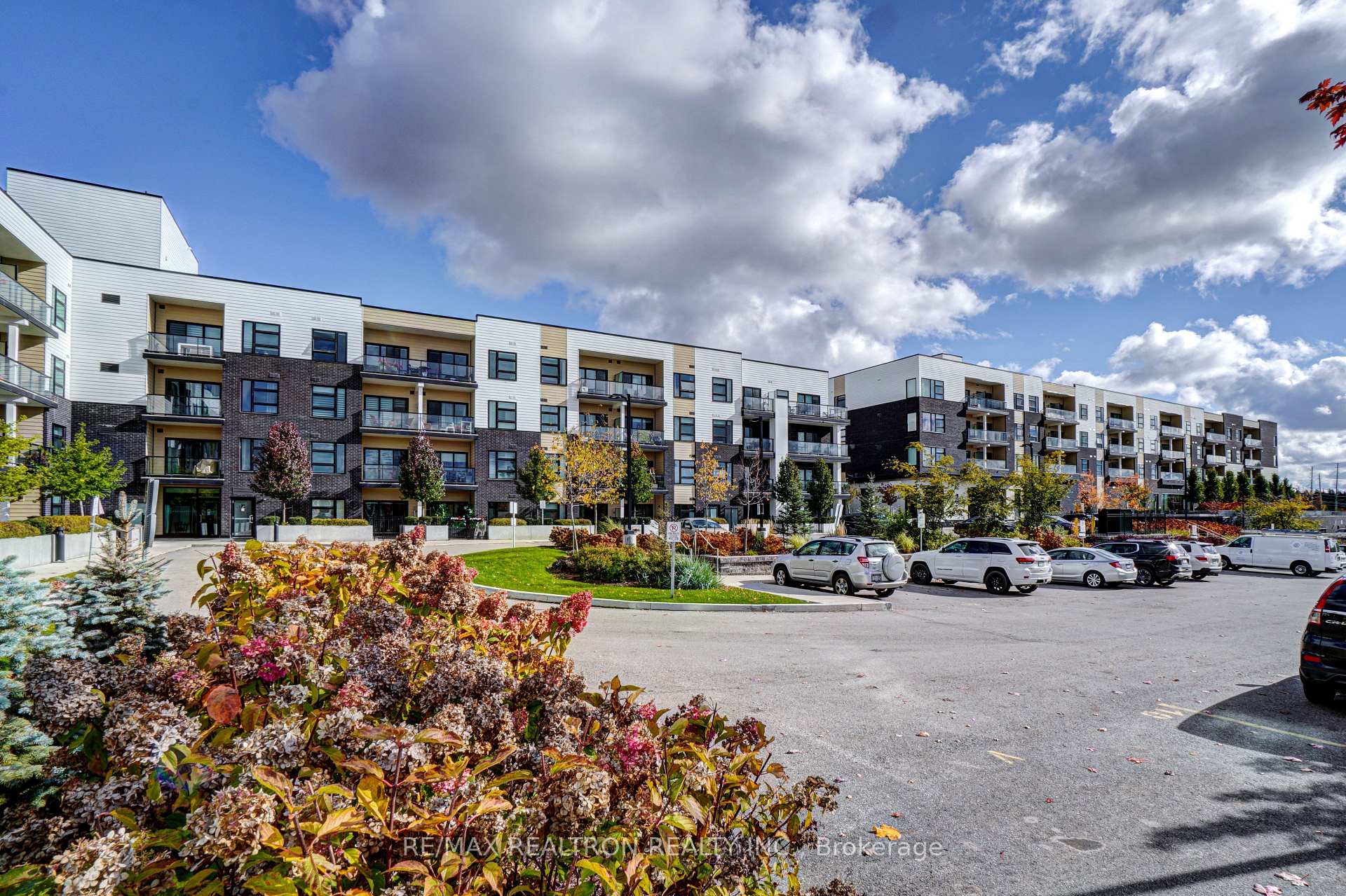 Photo 31 of Unit PH 446, 555 William Graham Drive W, Aurora, Rural Aurora — HOMEH