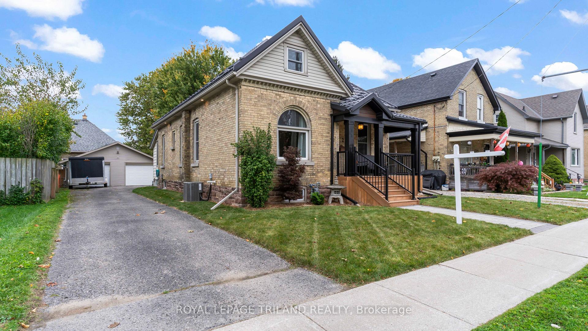 Photo 2 of 282 Ross Street, St. Thomas — HOMEH