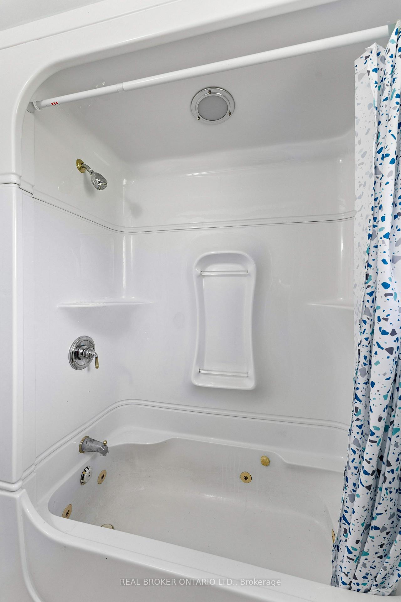 Photo 14 of 530 Glen Forrest Boulevard, Waterloo, Lakeshore Village — HOMEH