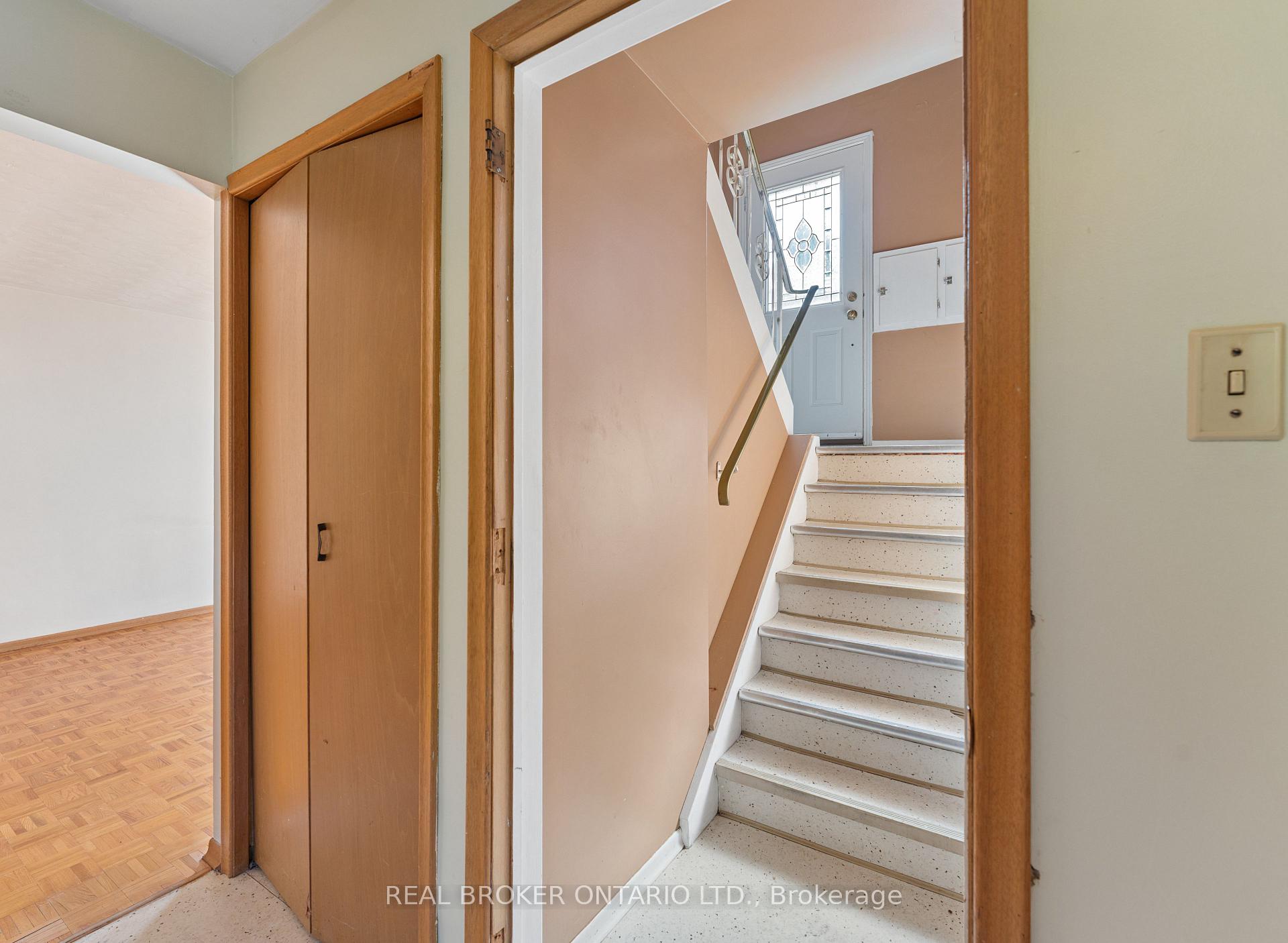Photo 15 of 530 Glen Forrest Boulevard, Waterloo, Lakeshore Village — HOMEH