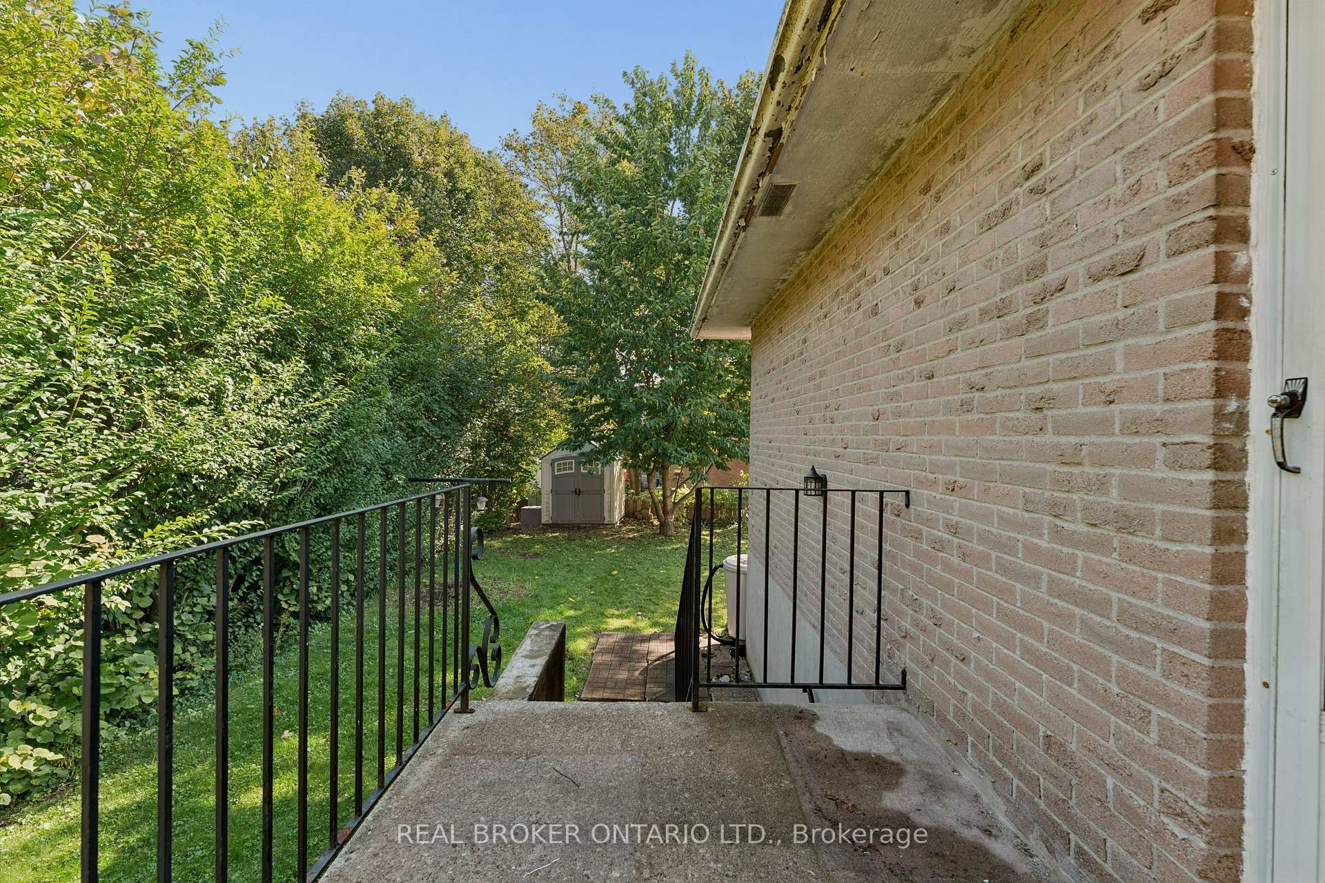 Photo 21 of 530 Glen Forrest Boulevard, Waterloo, Lakeshore Village — HOMEH
