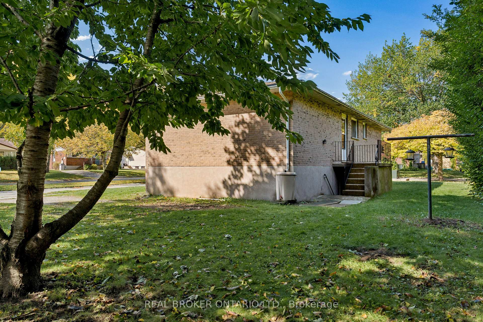 Photo 24 of 530 Glen Forrest Boulevard, Waterloo, Lakeshore Village — HOMEH