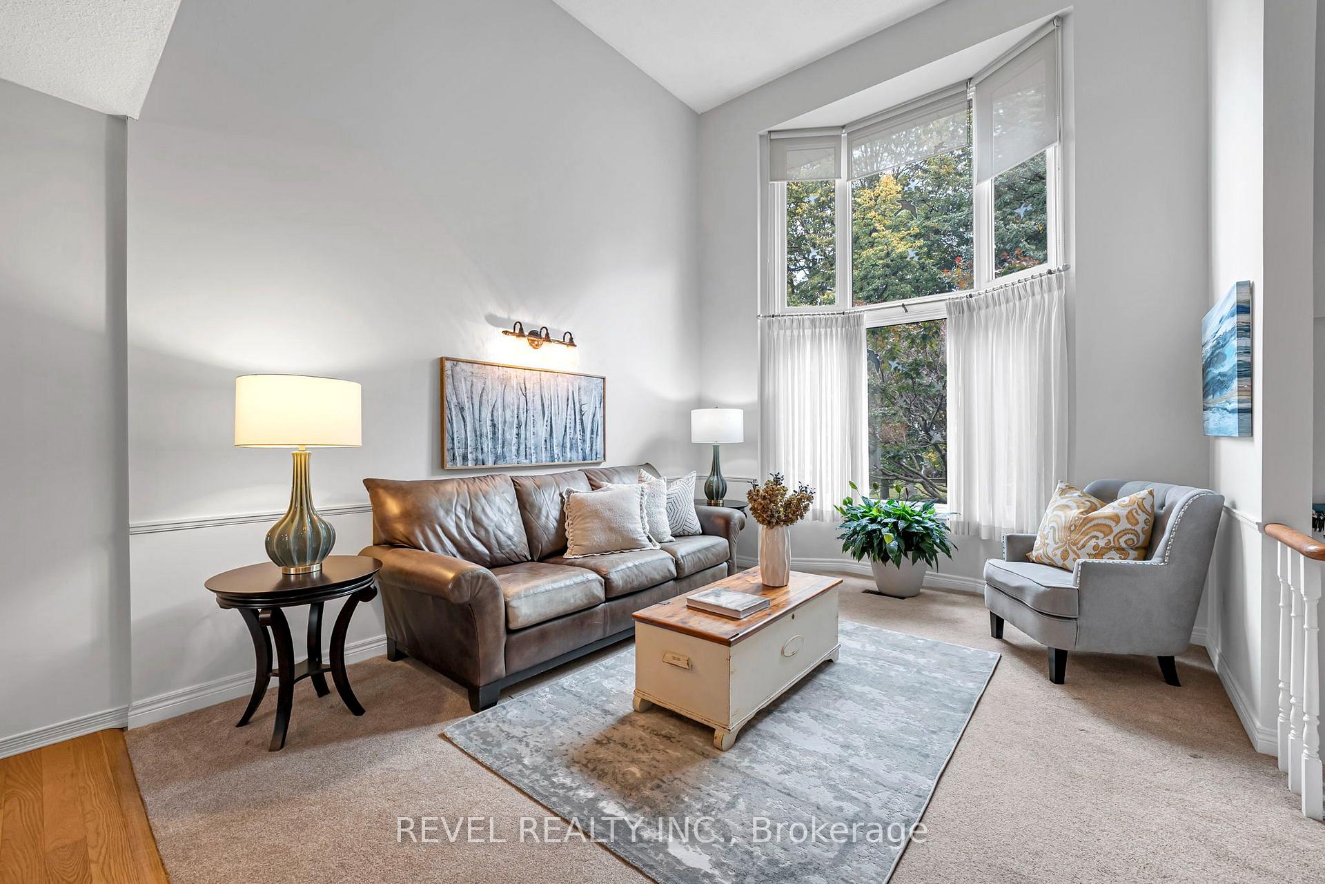 Photo 3 of 806 Linden Court, Whitby, Williamsburg — HOMEH