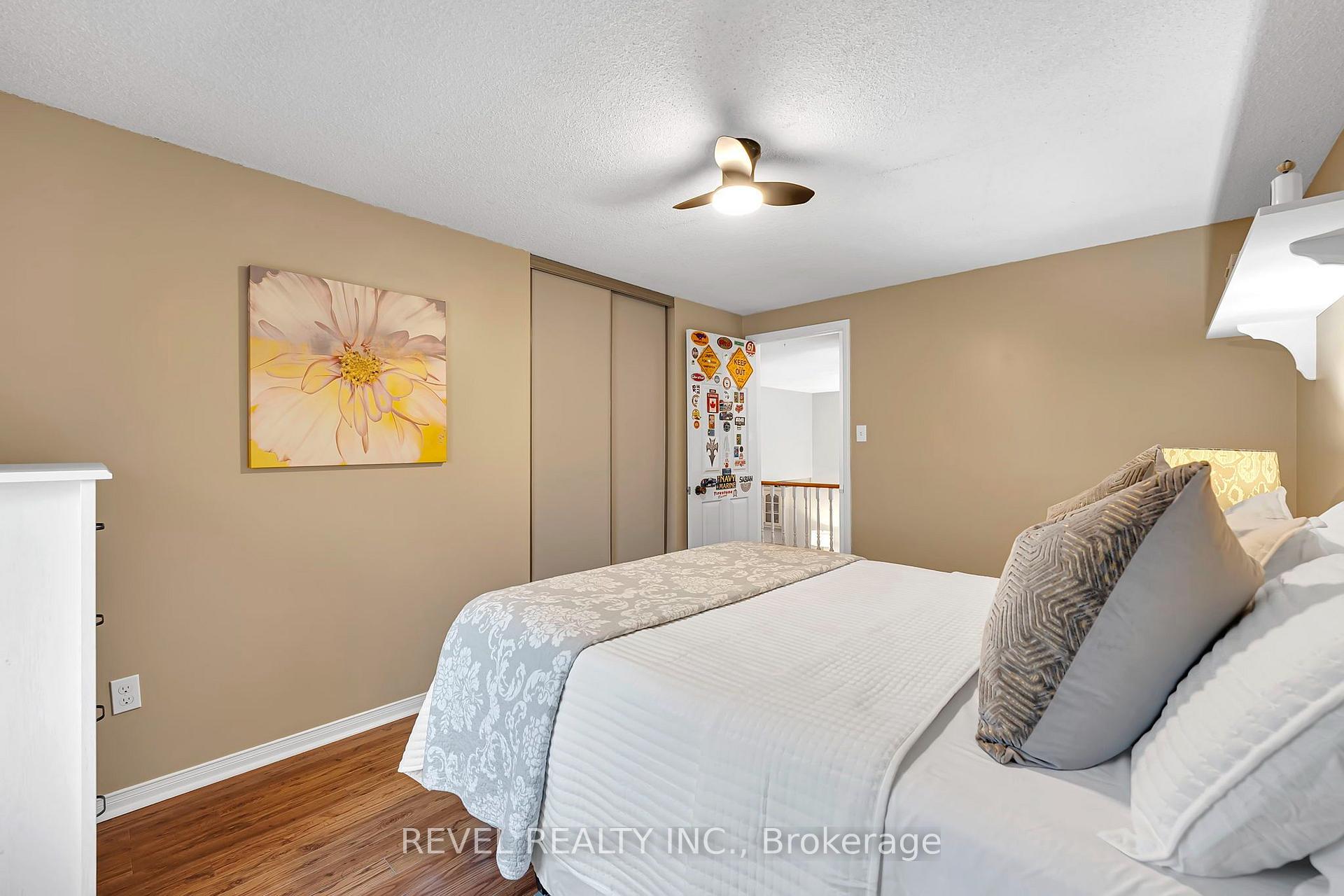 Photo 17 of 806 Linden Court, Whitby, Williamsburg — HOMEH
