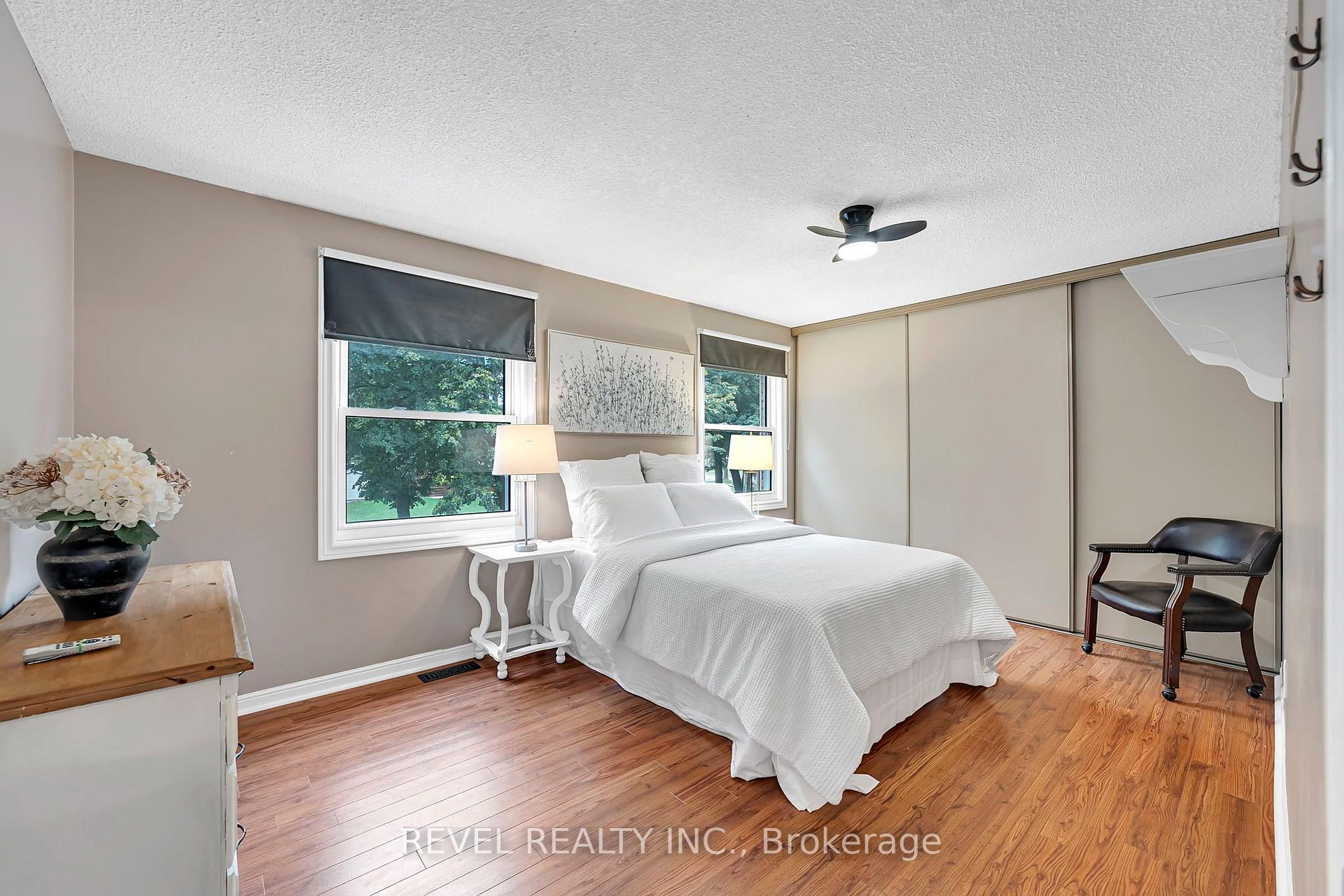 Photo 18 of 806 Linden Court, Whitby, Williamsburg — HOMEH