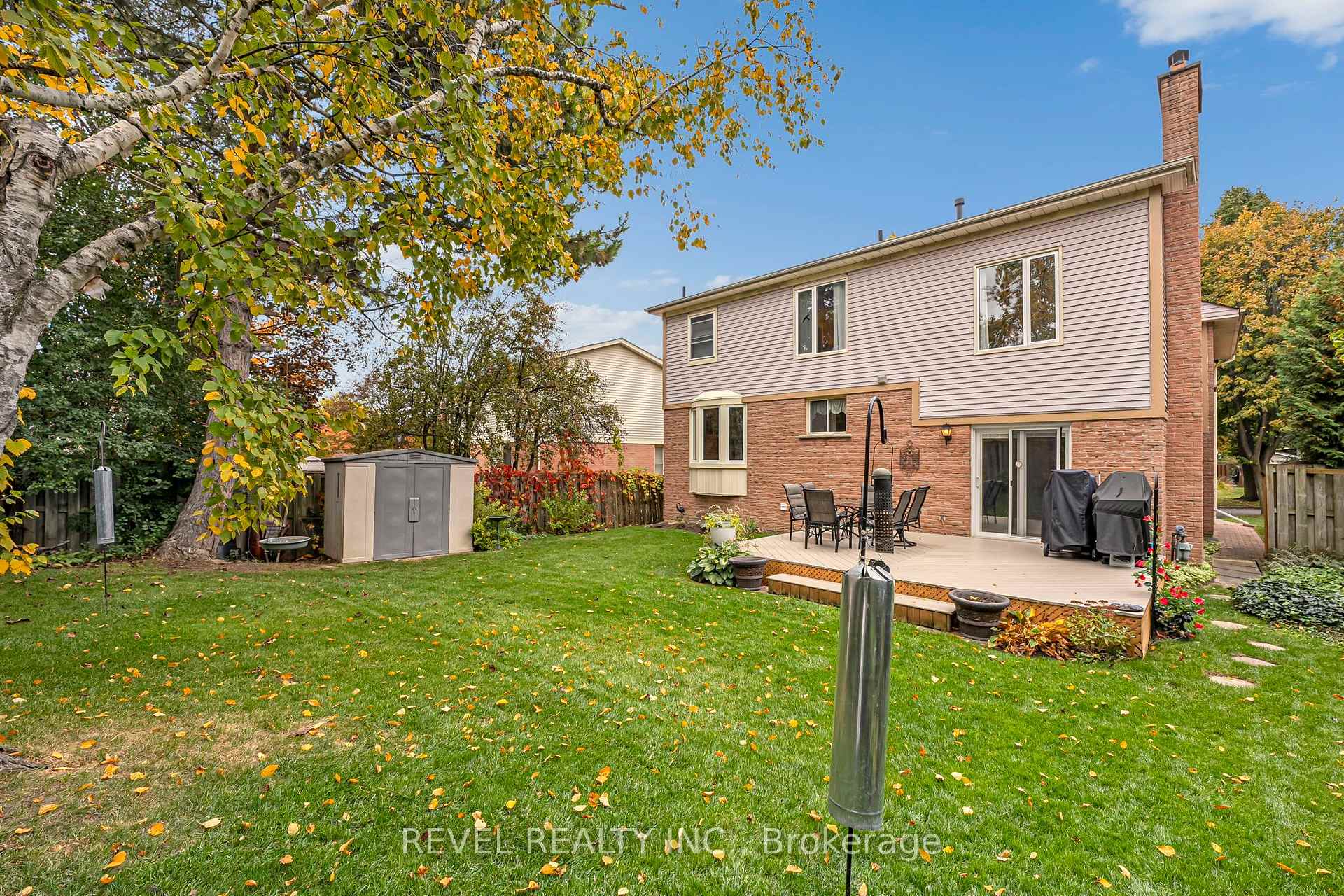 Photo 25 of 806 Linden Court, Whitby, Williamsburg — HOMEH
