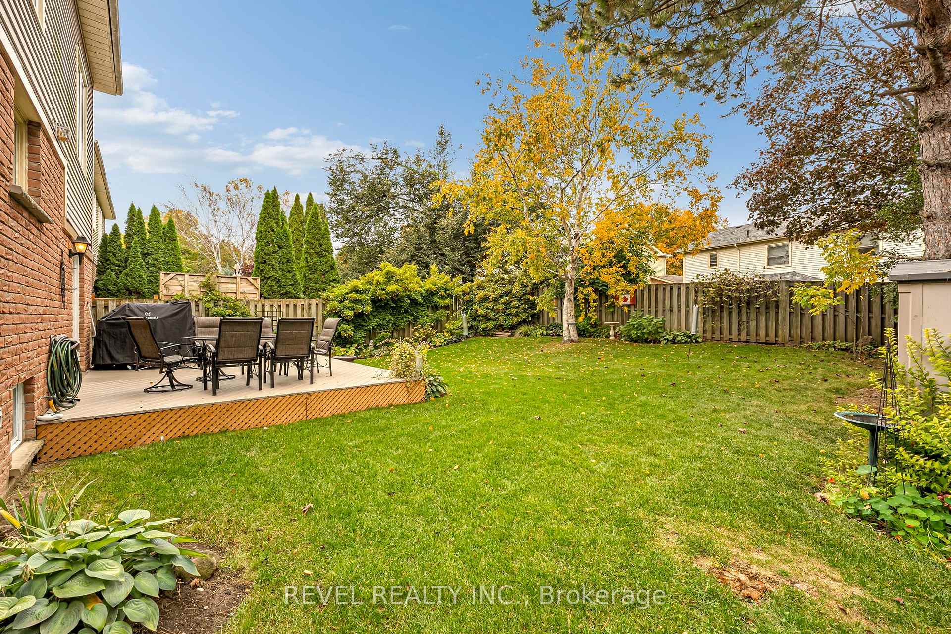 Photo 26 of 806 Linden Court, Whitby, Williamsburg — HOMEH