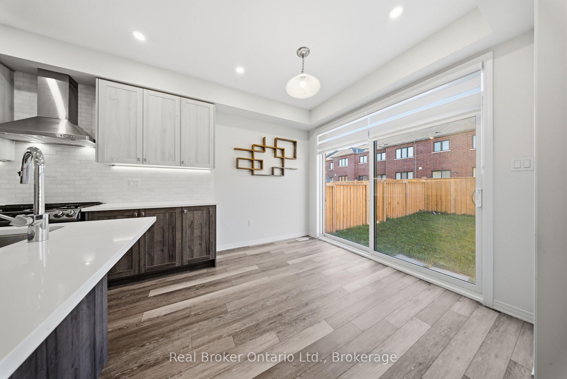 Photo 10 of 51 Magdalena Street, Hamilton, Stoney Creek Mountain — HOMEH
