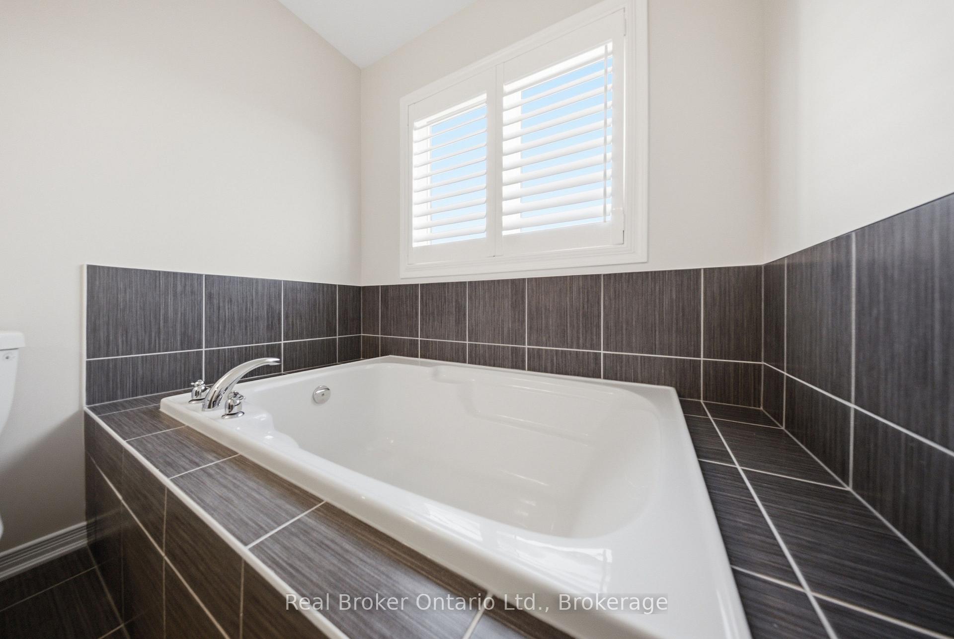 Photo 18 of 51 Magdalena Street, Hamilton, Stoney Creek Mountain — HOMEH