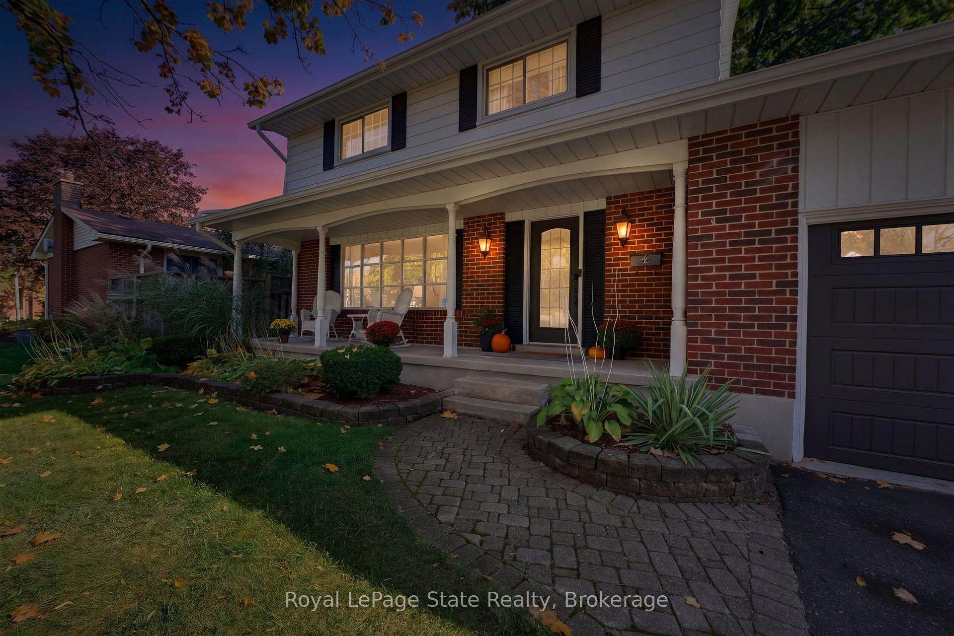 Photo 7 of 239 Carson Drive, Kitchener, Heritage Park - Kitchener — HOMEH