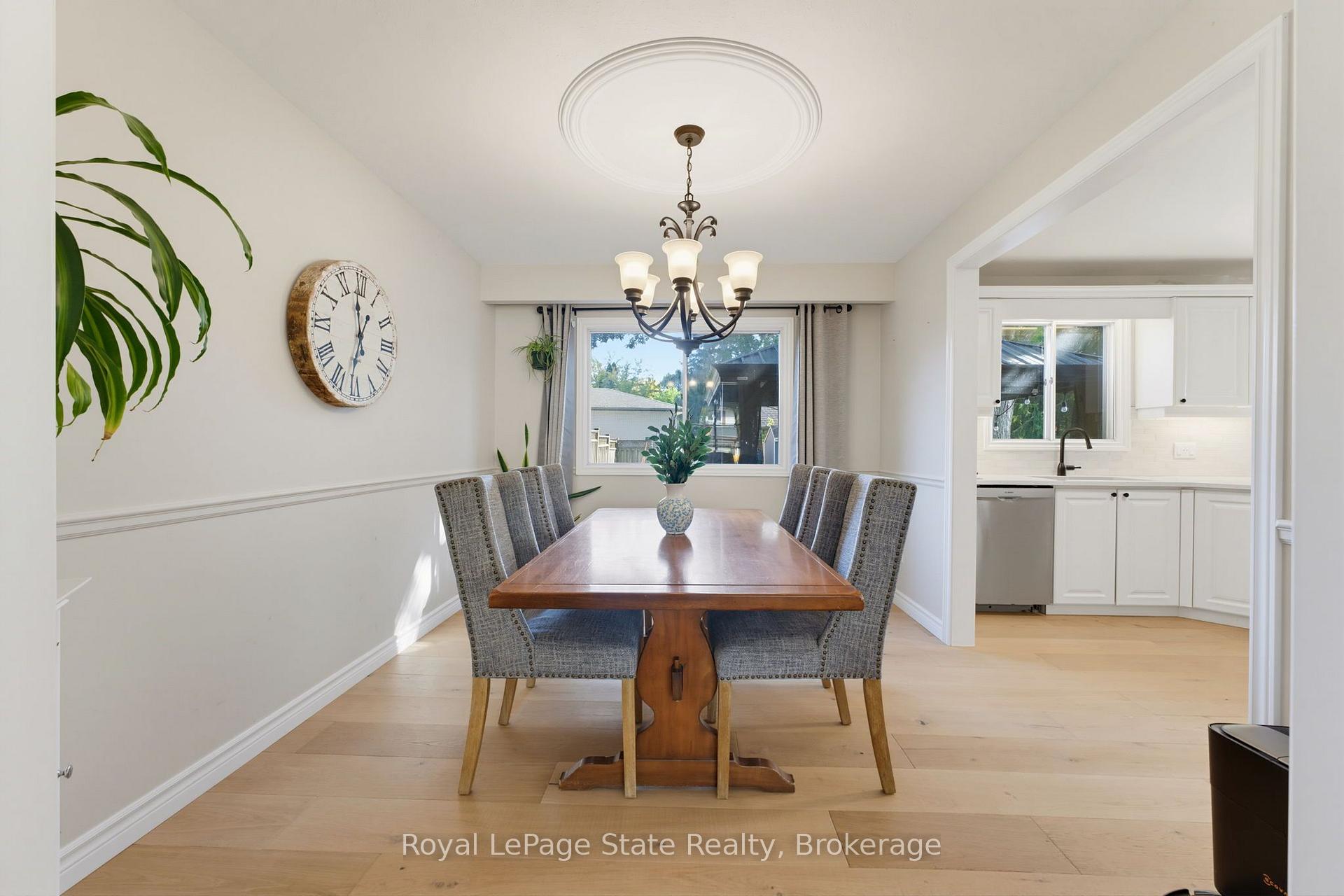 Photo 13 of 239 Carson Drive, Kitchener, Heritage Park - Kitchener — HOMEH