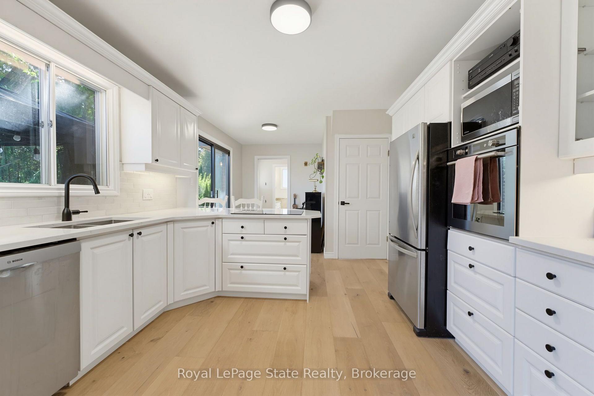 Photo 14 of 239 Carson Drive, Kitchener, Heritage Park - Kitchener — HOMEH