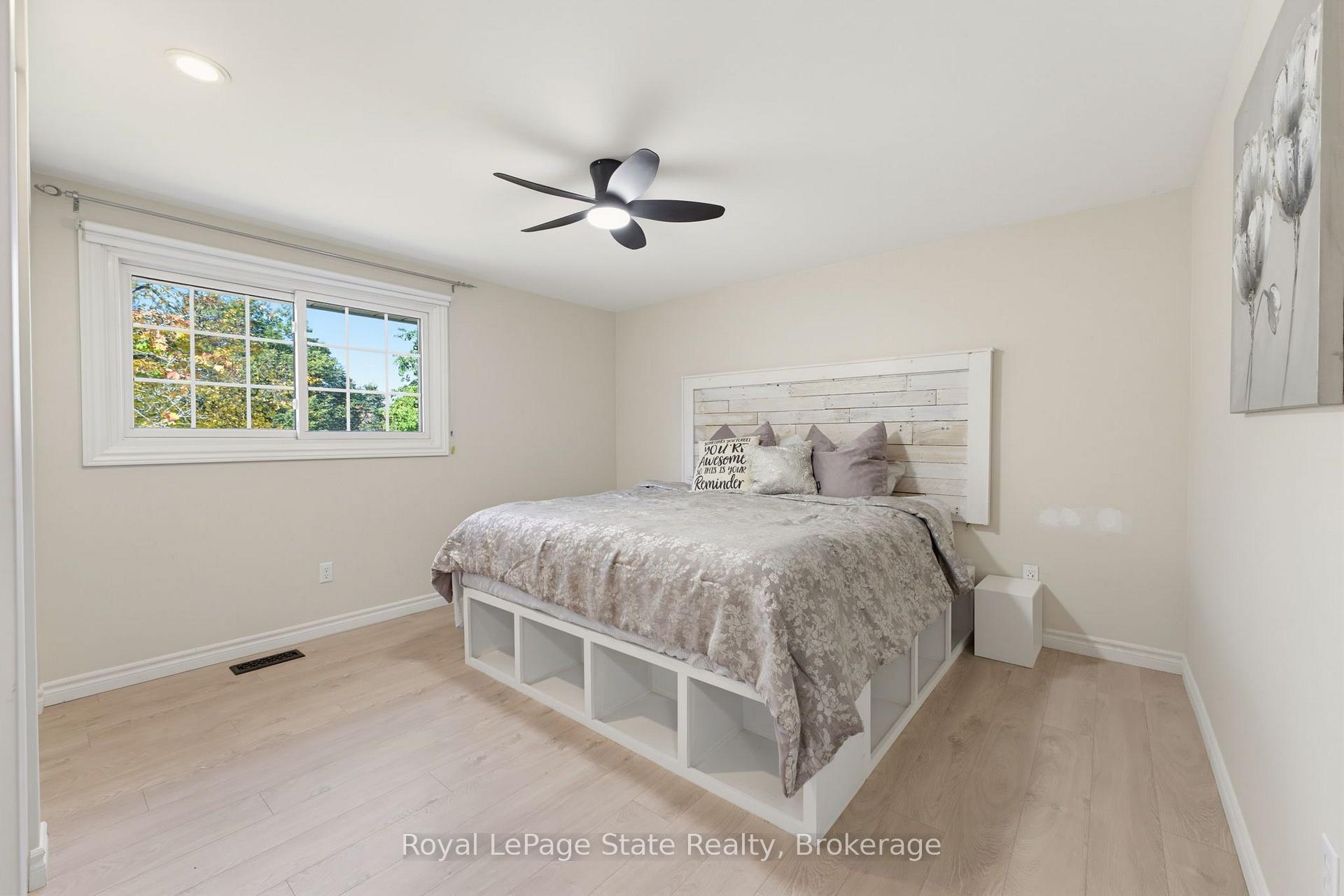 Photo 22 of 239 Carson Drive, Kitchener, Heritage Park - Kitchener — HOMEH