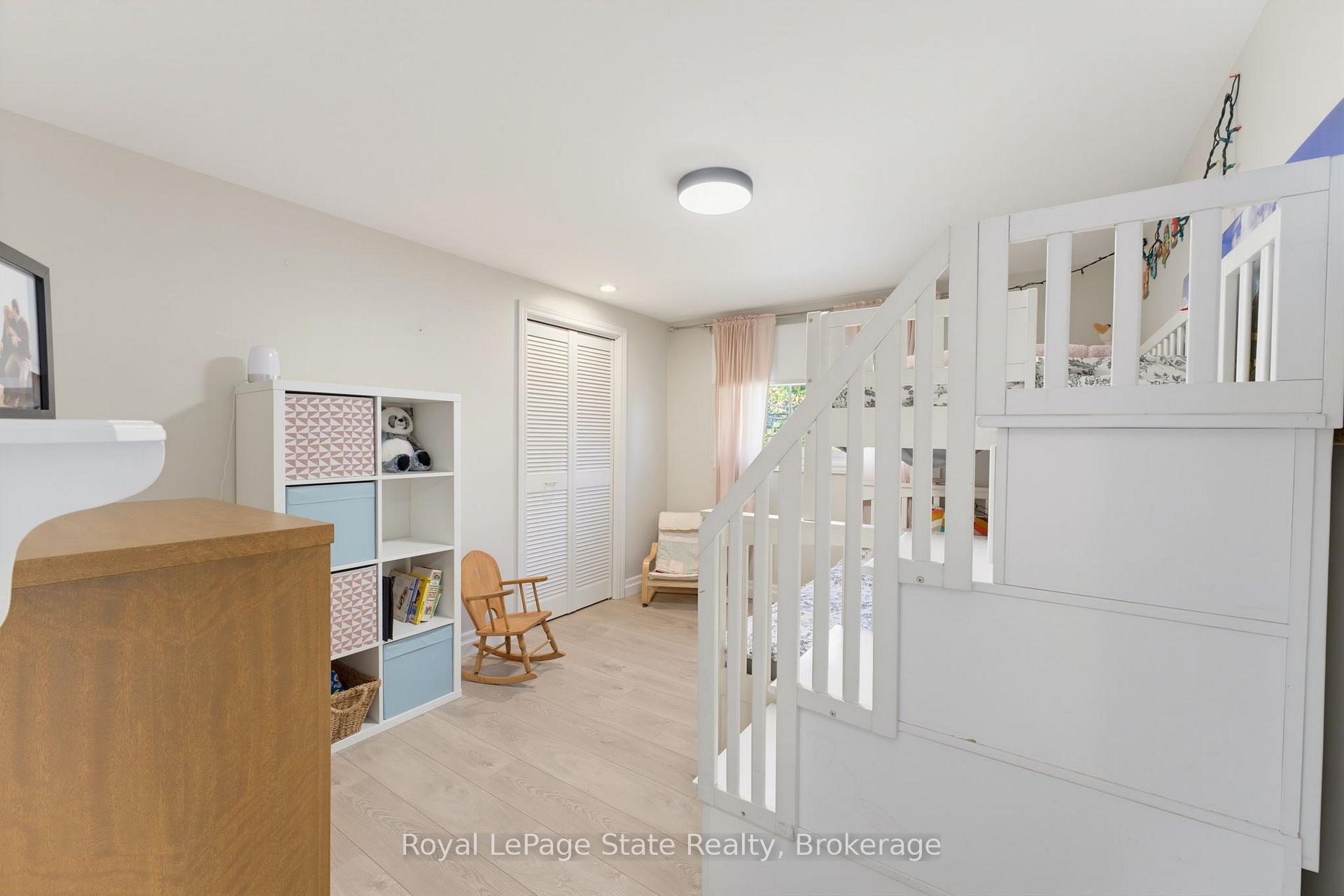Photo 24 of 239 Carson Drive, Kitchener, Heritage Park - Kitchener — HOMEH