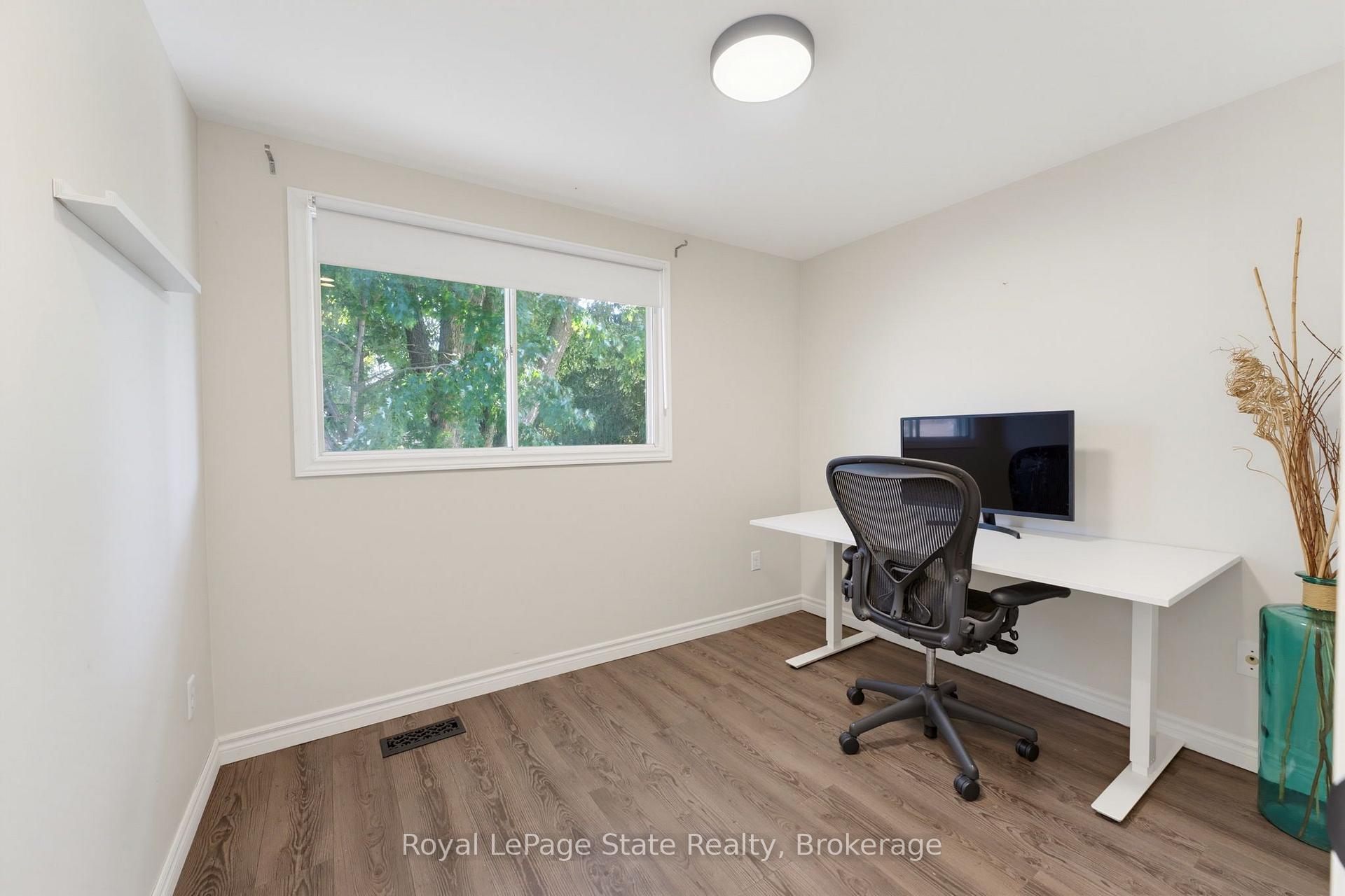 Photo 25 of 239 Carson Drive, Kitchener, Heritage Park - Kitchener — HOMEH