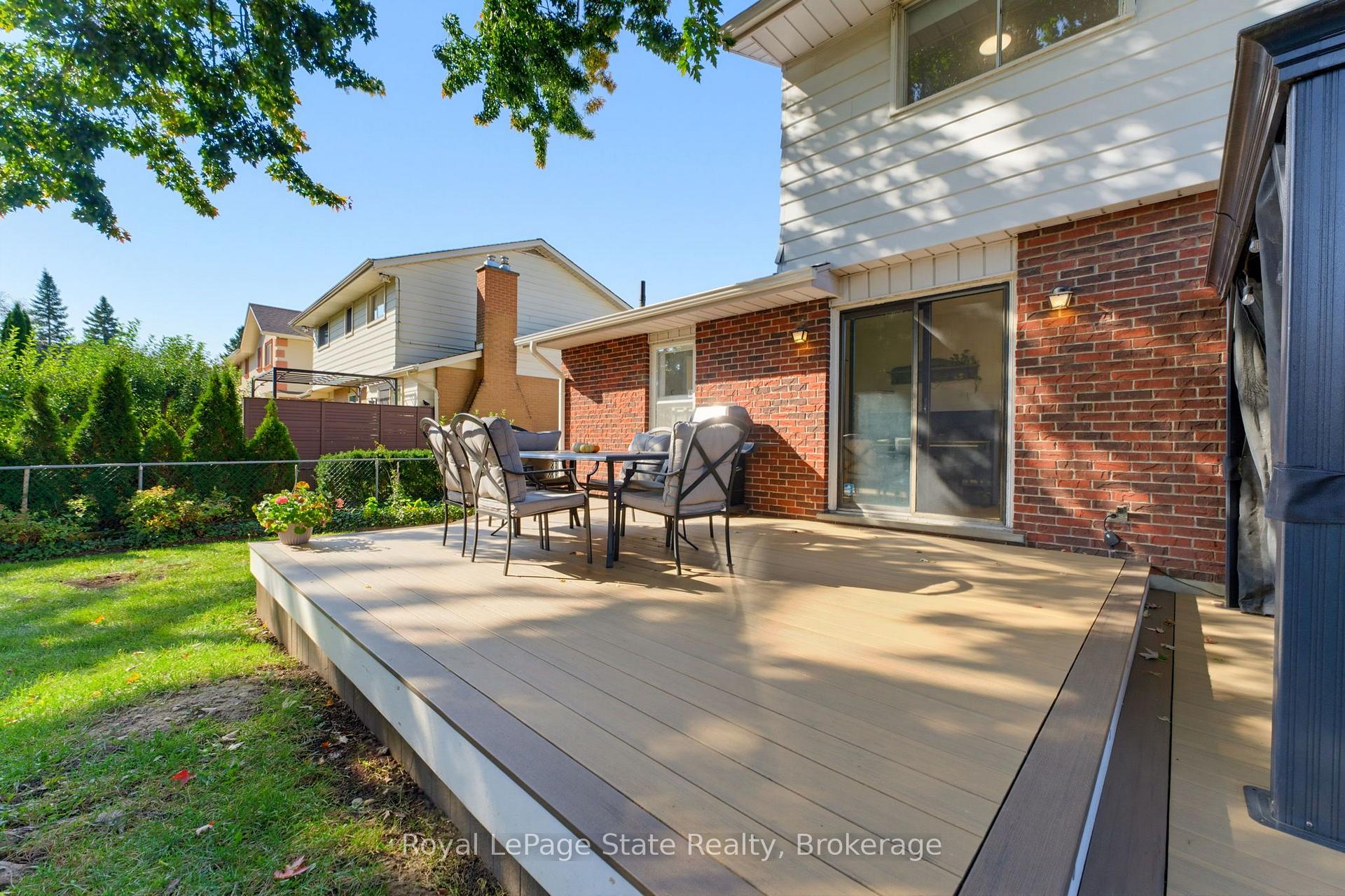 Photo 32 of 239 Carson Drive, Kitchener, Heritage Park - Kitchener — HOMEH