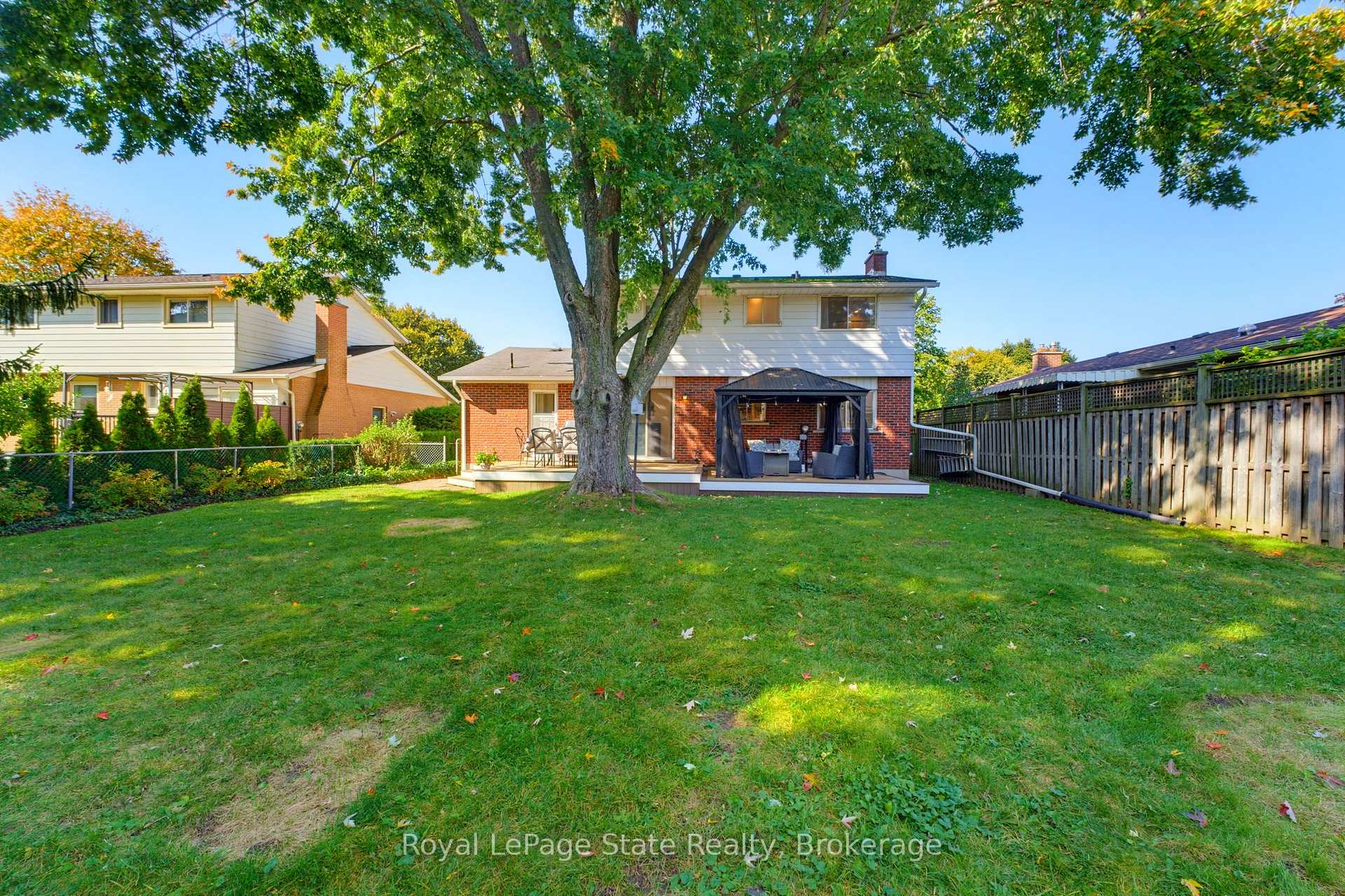 Photo 37 of 239 Carson Drive, Kitchener, Heritage Park - Kitchener — HOMEH