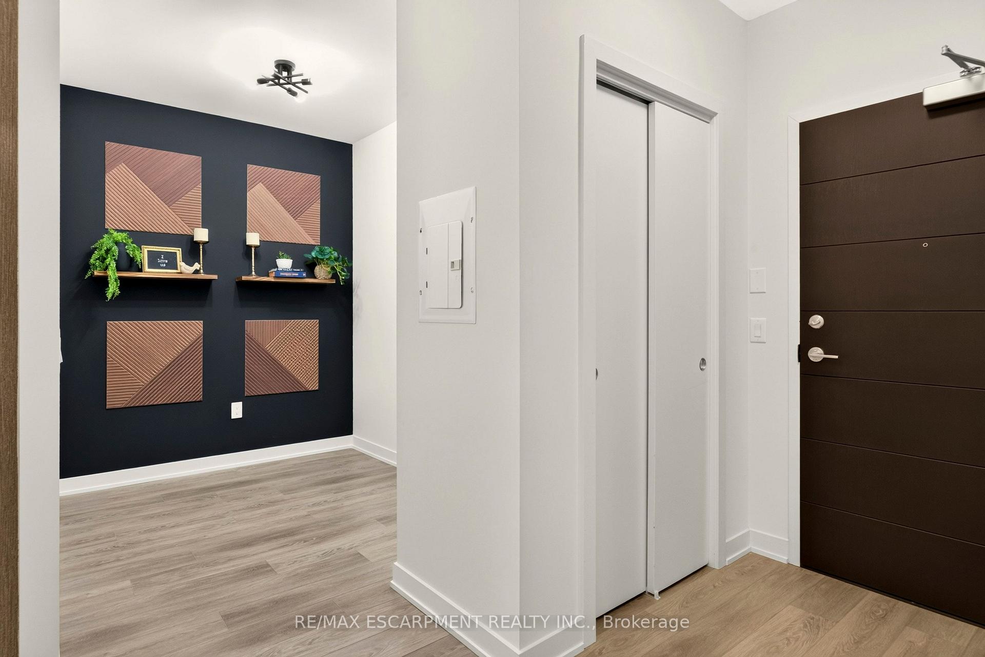Photo 5 of Unit 812, 212 King William Street, Hamilton, Beasley — HOMEH