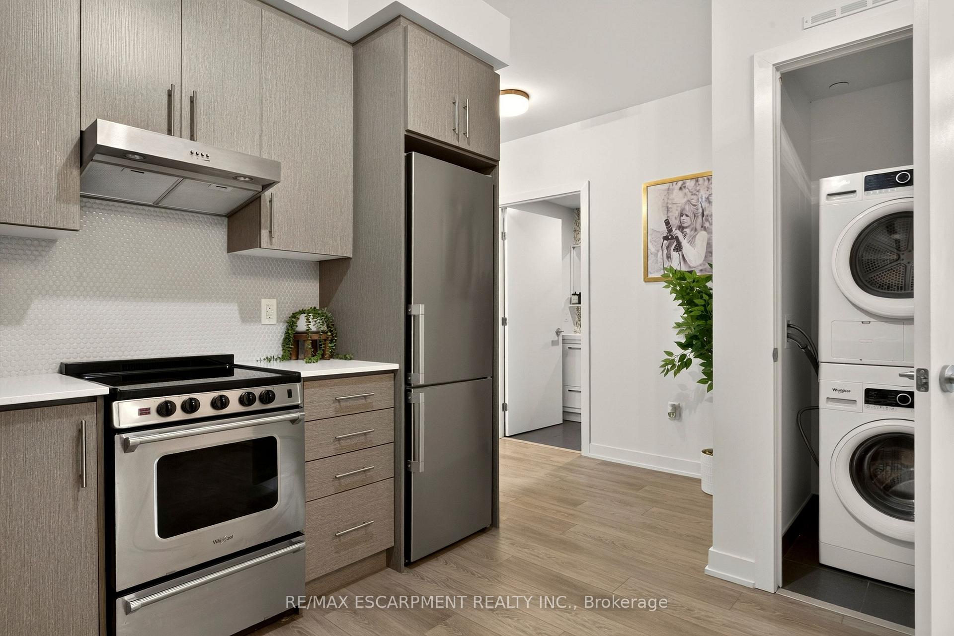 Photo 11 of Unit 812, 212 King William Street, Hamilton, Beasley — HOMEH