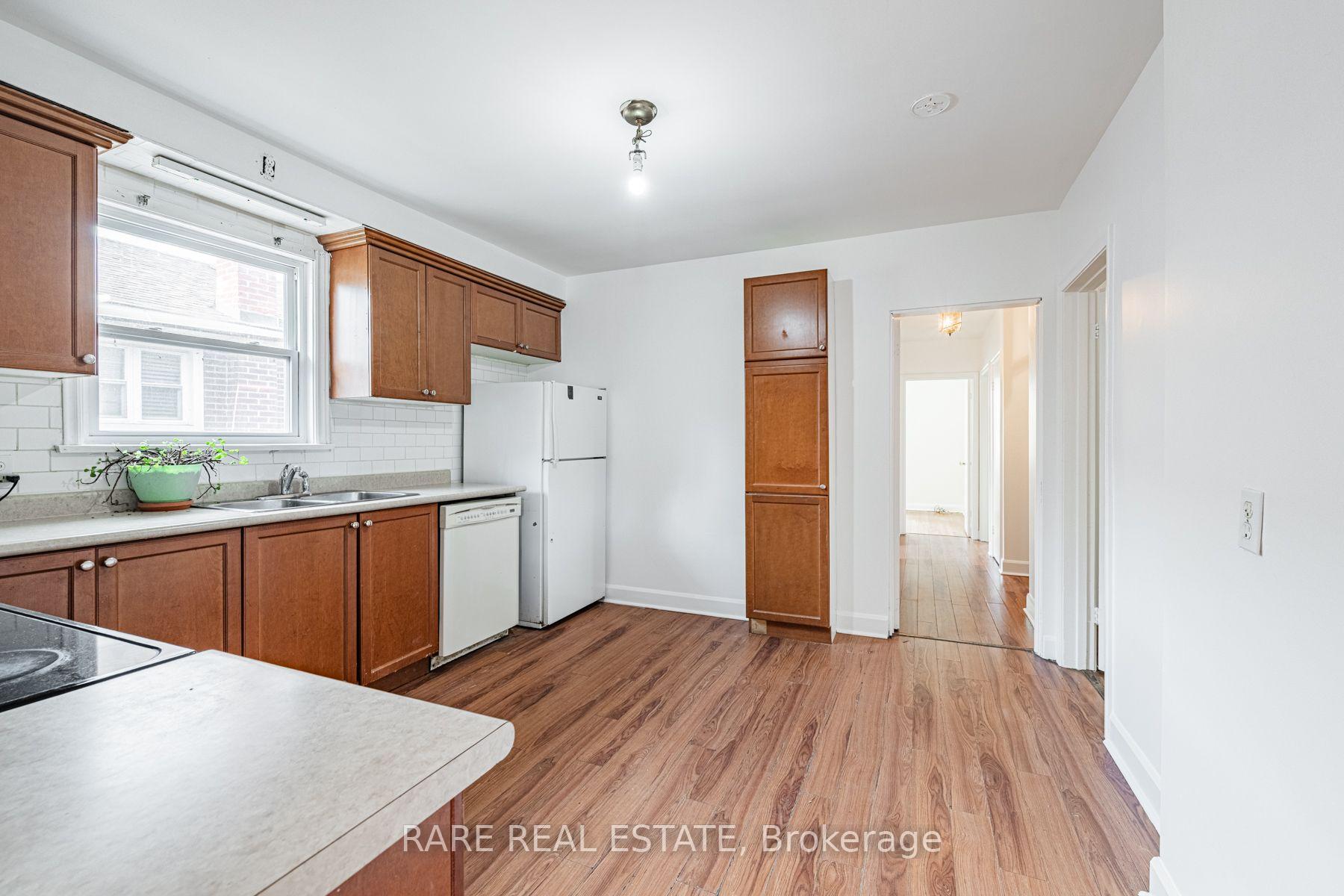 Photo 10 of Unit Main, 14 Alexis Boulevard, North York, Clanton Park — HOMEH