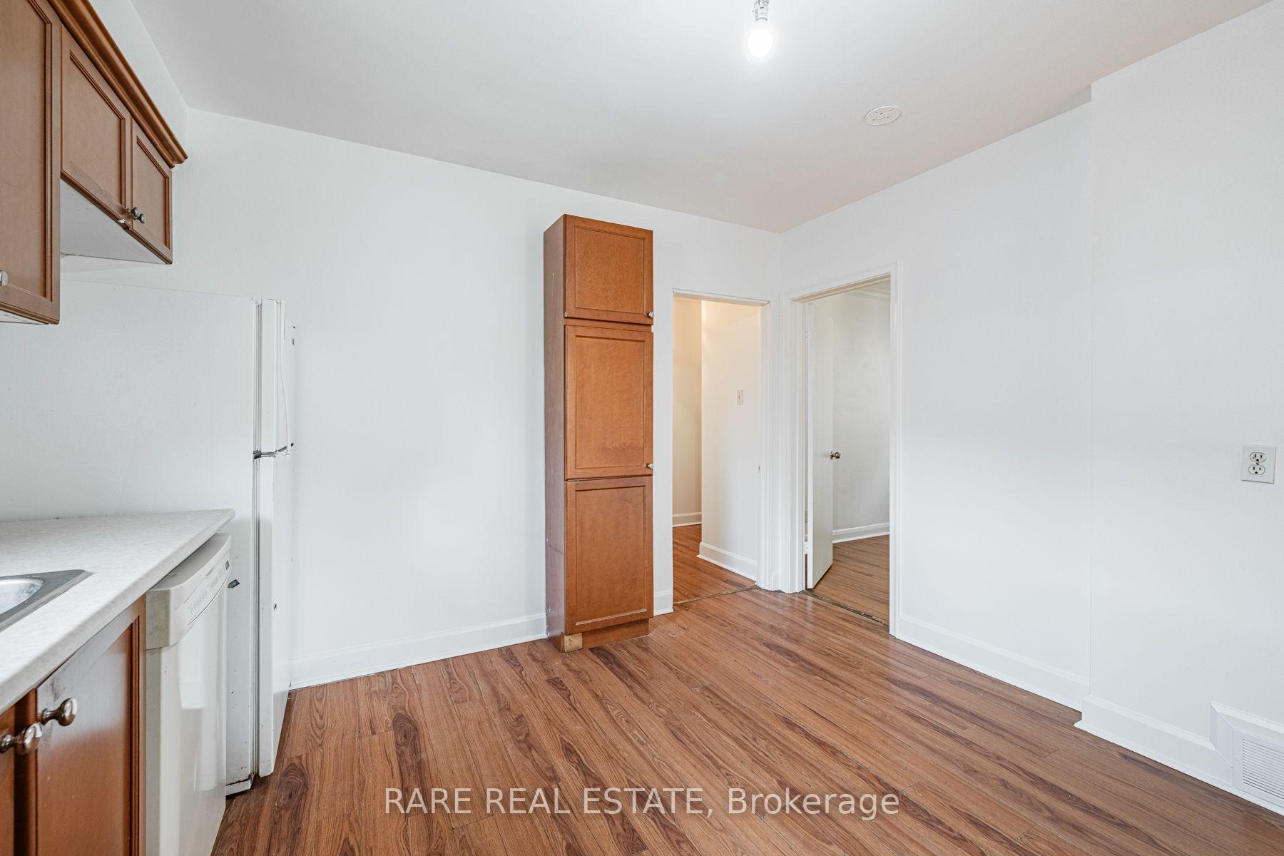Photo 13 of Unit Main, 14 Alexis Boulevard, North York, Clanton Park — HOMEH