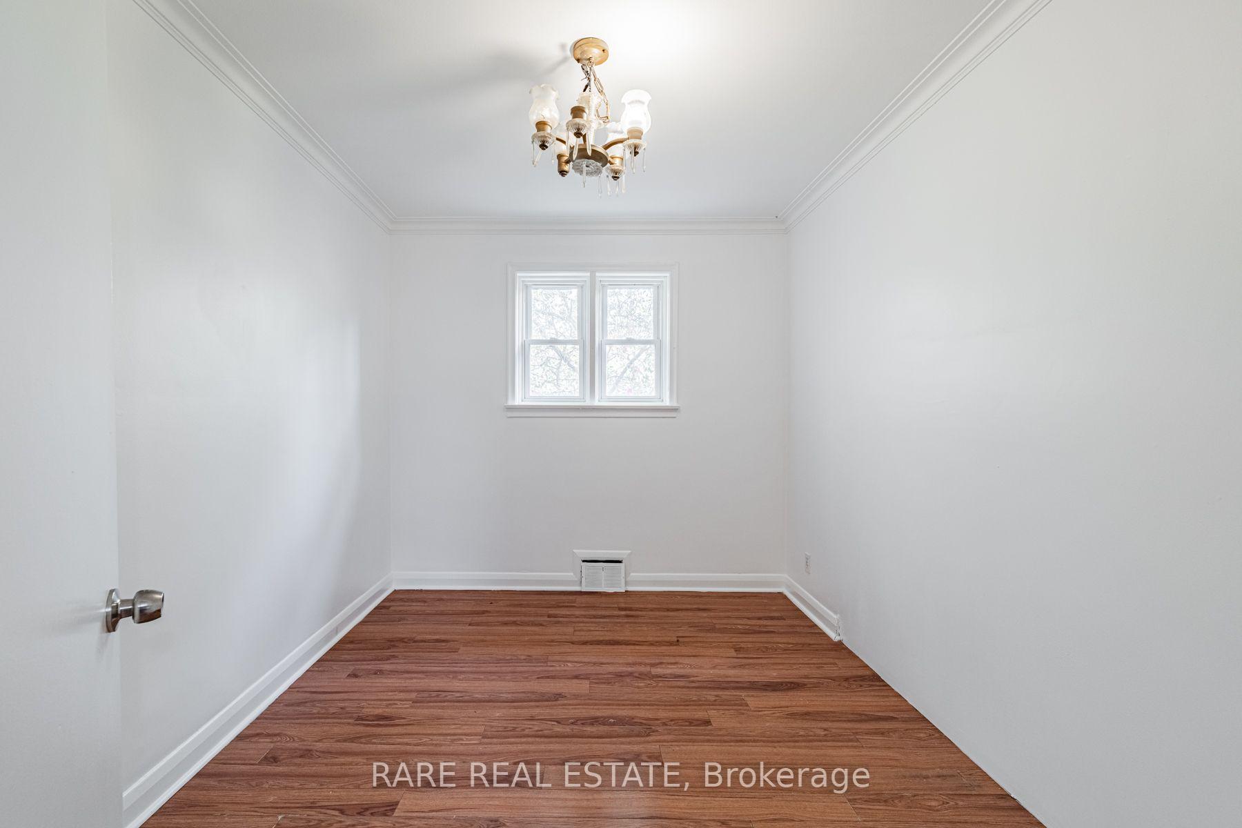 Photo 15 of Unit Main, 14 Alexis Boulevard, North York, Clanton Park — HOMEH