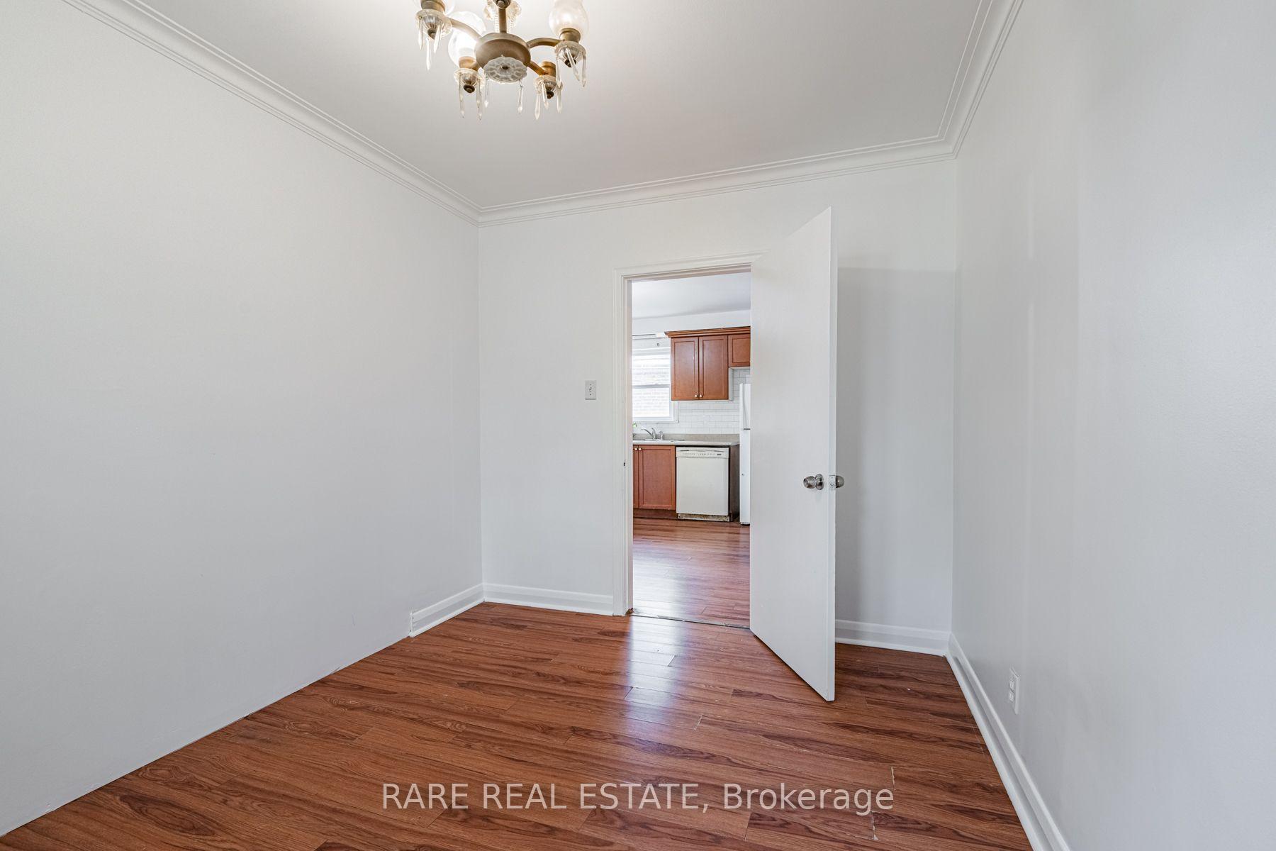 Photo 16 of Unit Main, 14 Alexis Boulevard, North York, Clanton Park — HOMEH