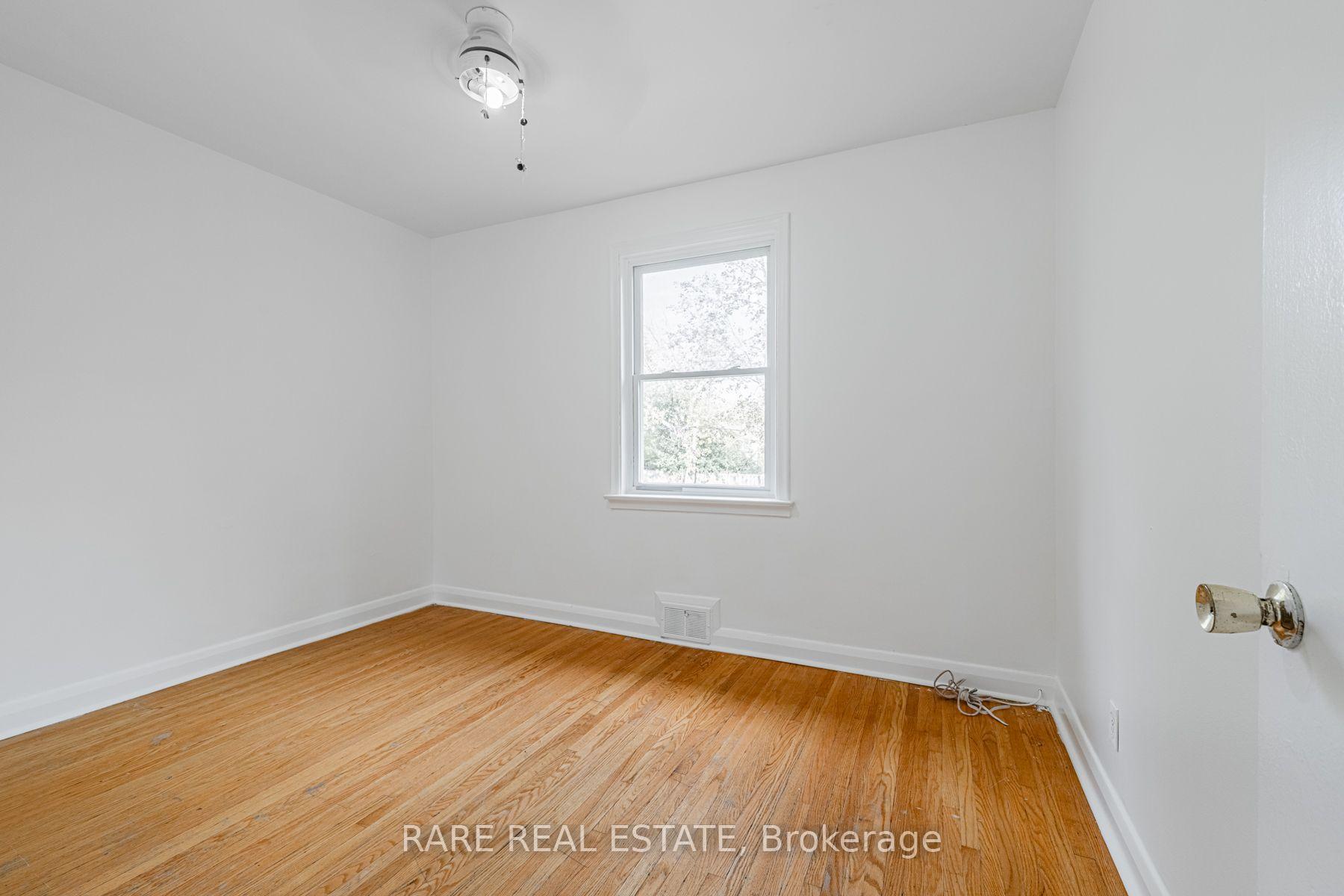 Photo 20 of Unit Main, 14 Alexis Boulevard, North York, Clanton Park — HOMEH