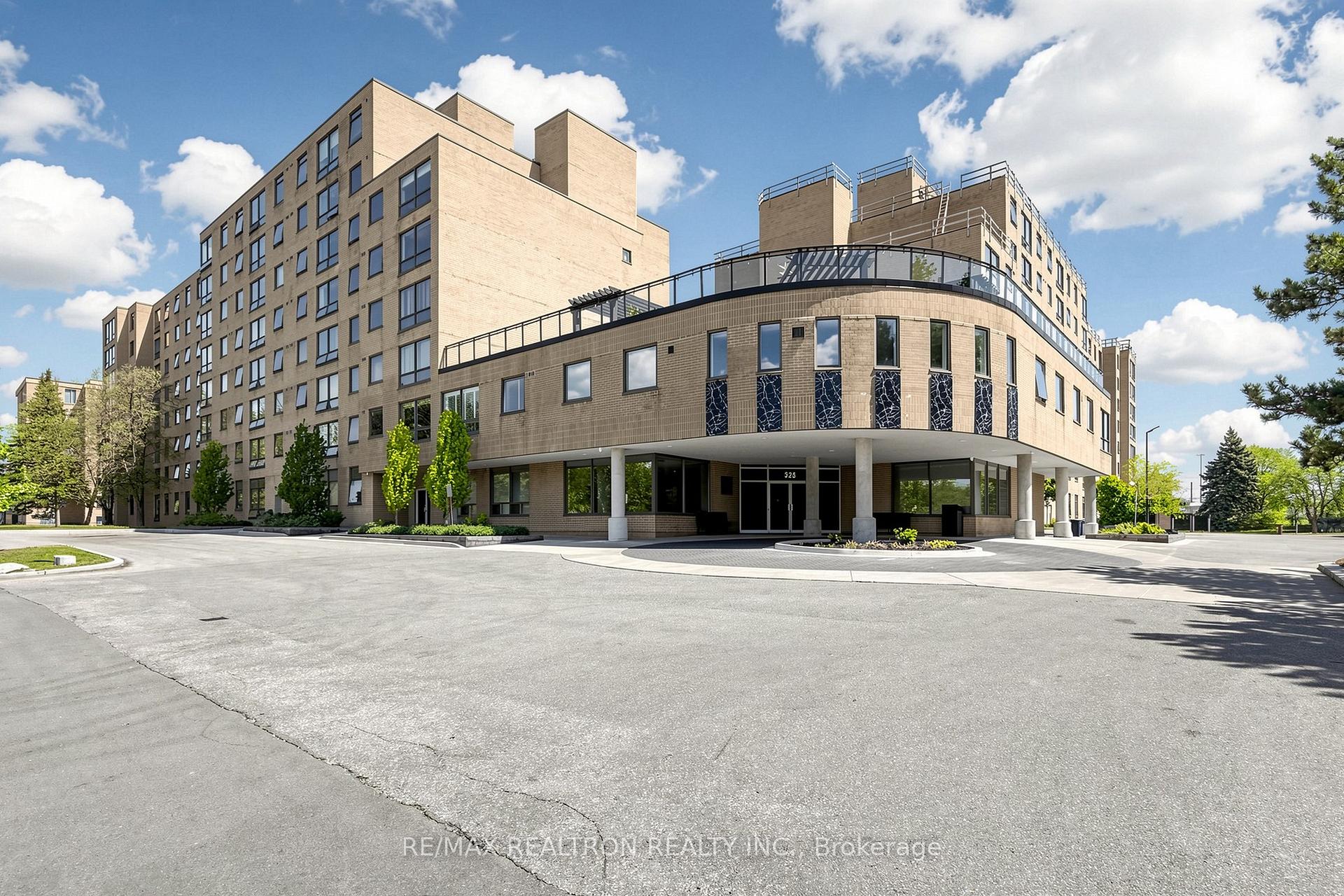 Photo of Unit 307, 326 Major Mackenzie Drive