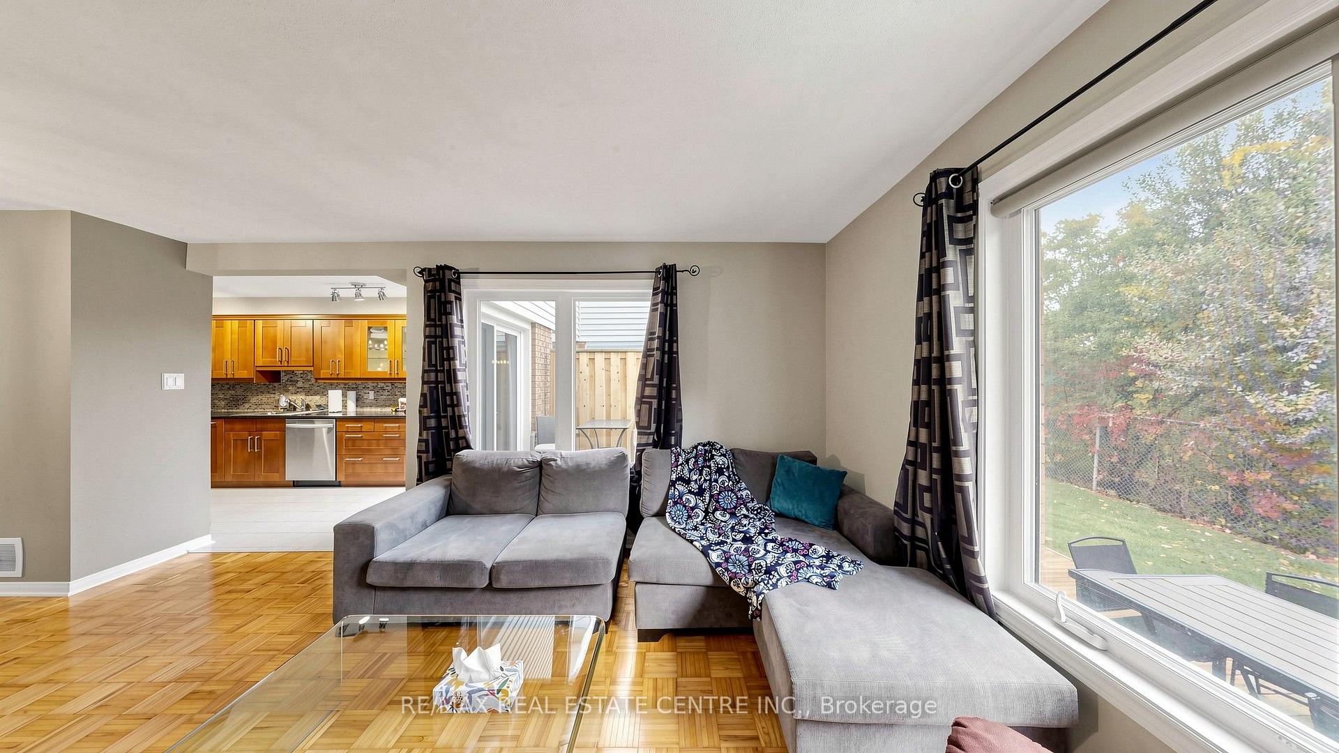 Photo 3 of Unit 3, 2215 Cleaver Avenue, Burlington, Headon — HOMEH