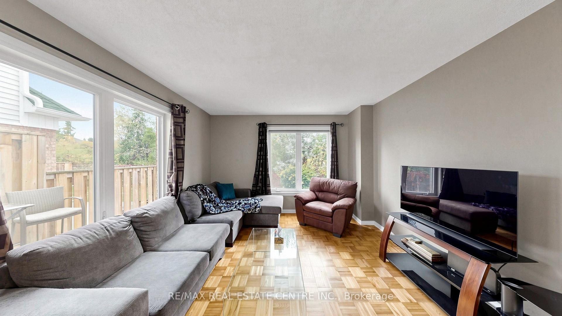 Photo 6 of Unit 3, 2215 Cleaver Avenue, Burlington, Headon — HOMEH
