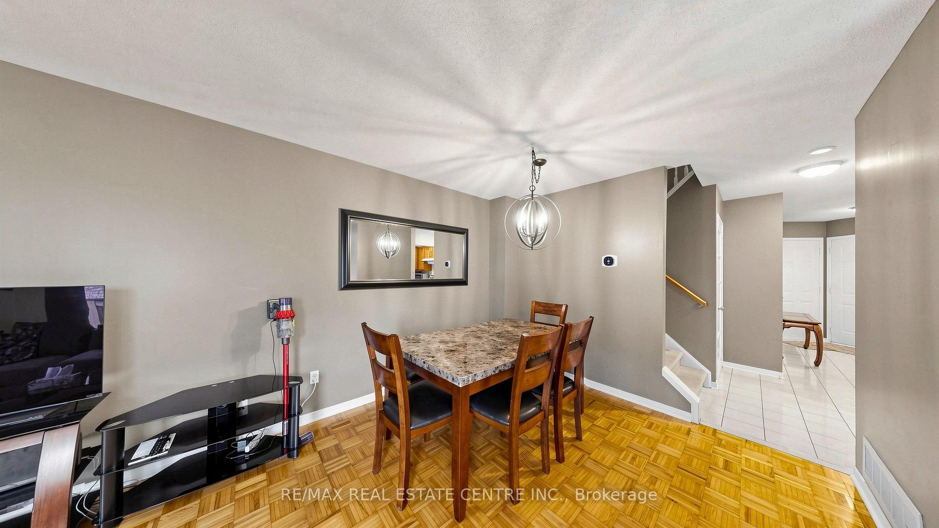 Photo 10 of Unit 3, 2215 Cleaver Avenue, Burlington, Headon — HOMEH