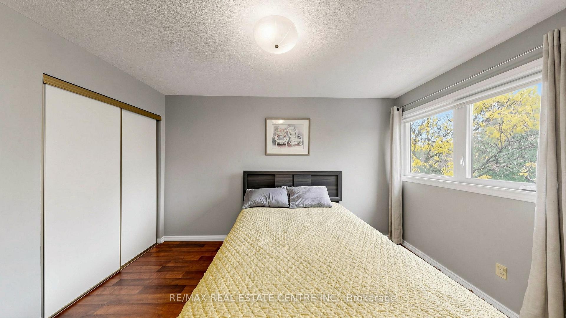 Photo 31 of Unit 3, 2215 Cleaver Avenue, Burlington, Headon — HOMEH