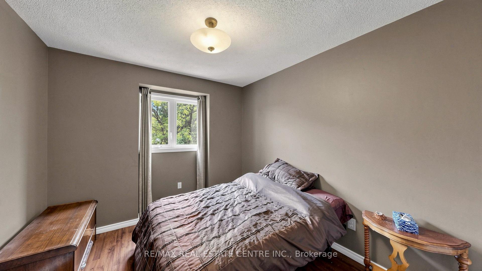 Photo 32 of Unit 3, 2215 Cleaver Avenue, Burlington, Headon — HOMEH