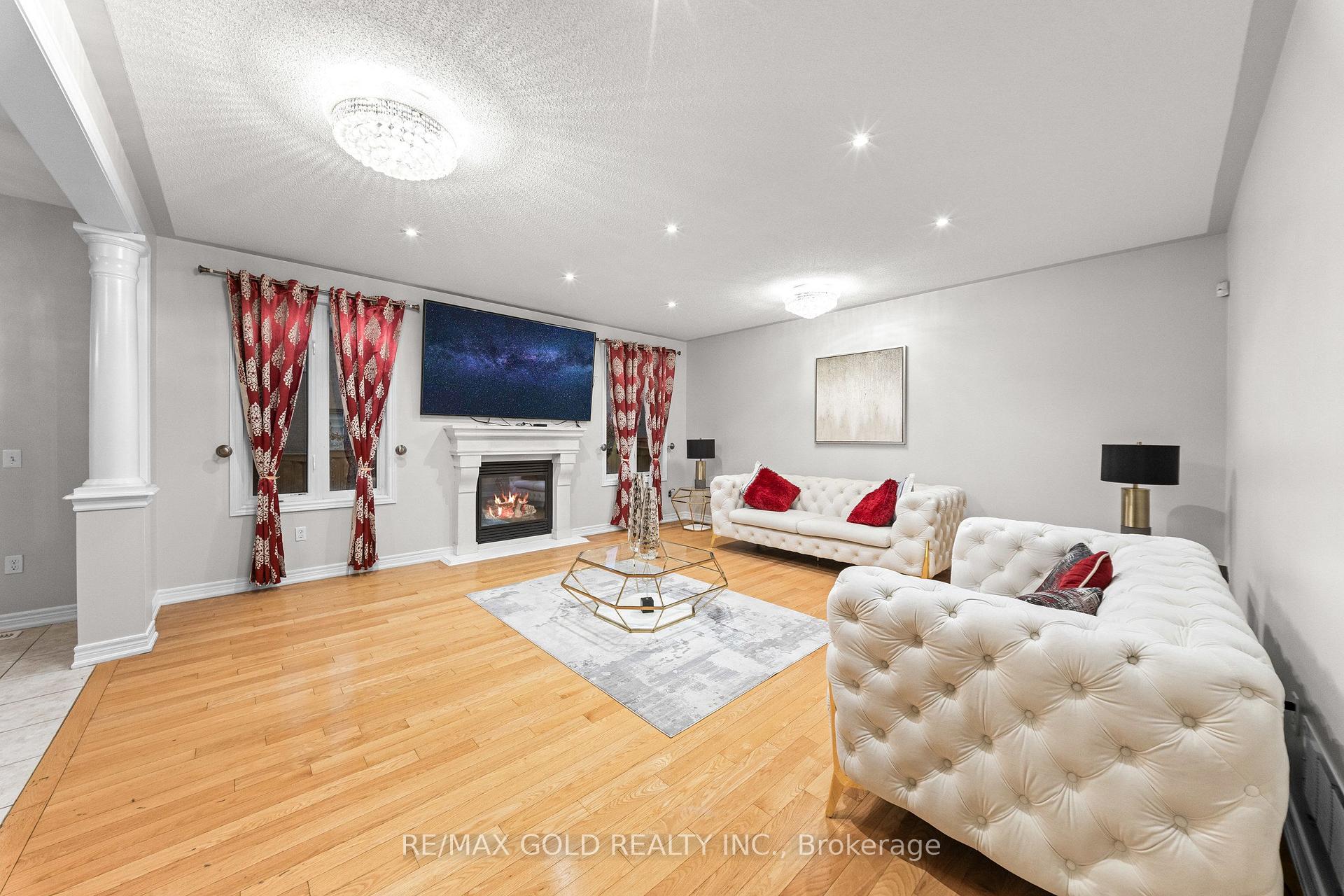 Photo 10 of 23 Wellpark Way, Brampton, Bram East — HOMEH
