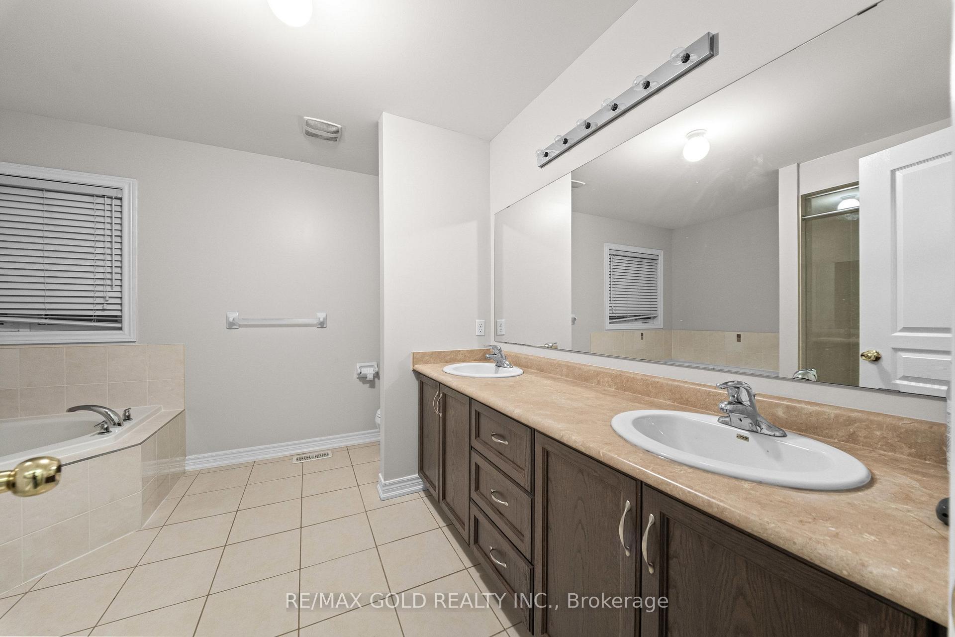 Photo 17 of 23 Wellpark Way, Brampton, Bram East — HOMEH