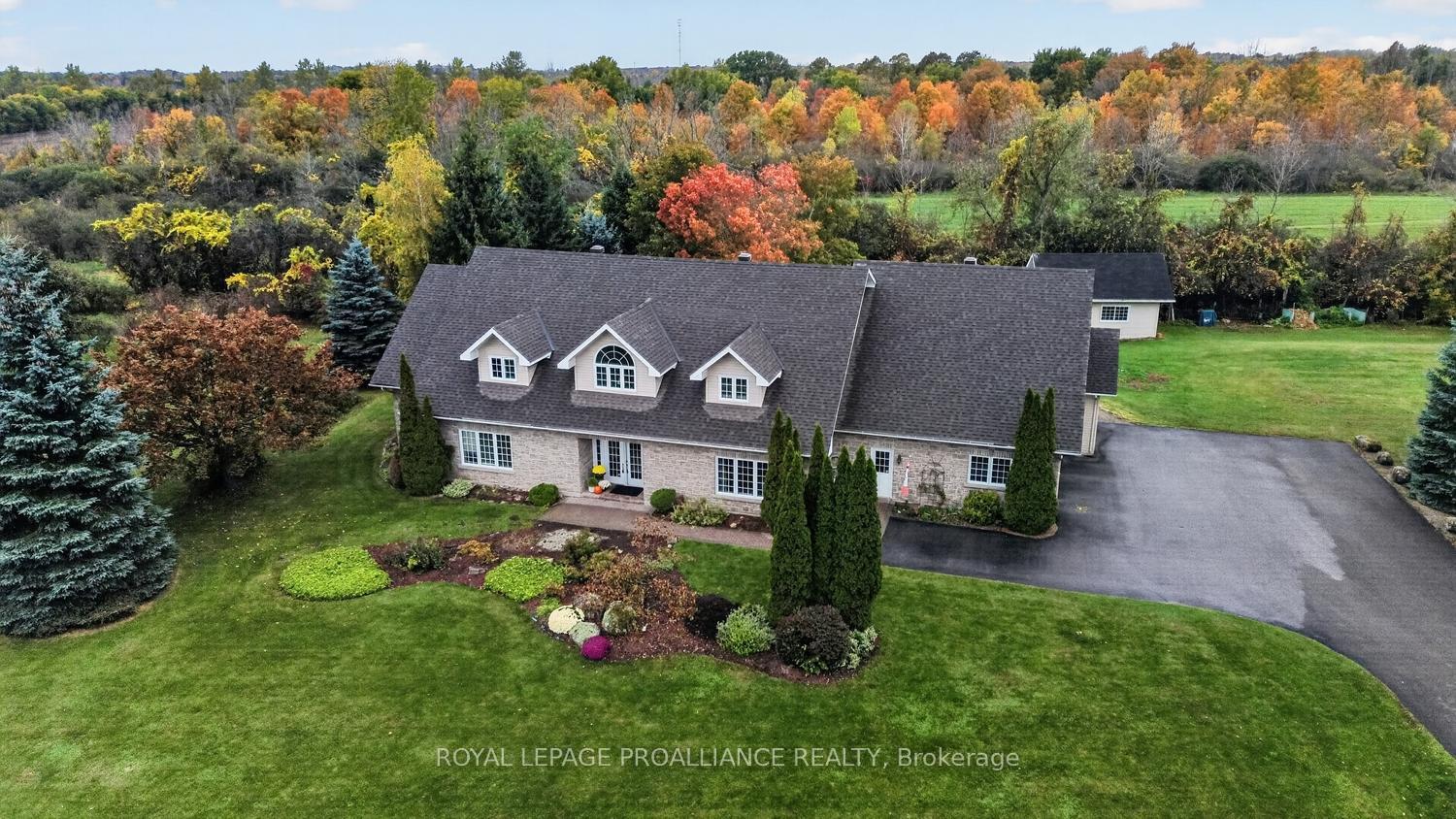 Photo 2 of 1131 Irace Drive, Augusta, Augusta Twp — HOMEH