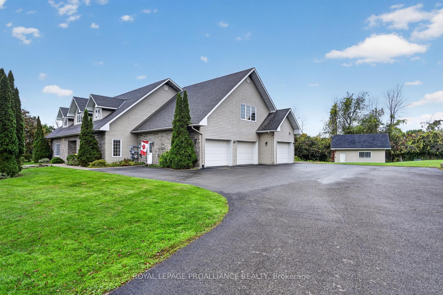 Photo 3 of 1131 Irace Drive, Augusta, Augusta Twp — HOMEH