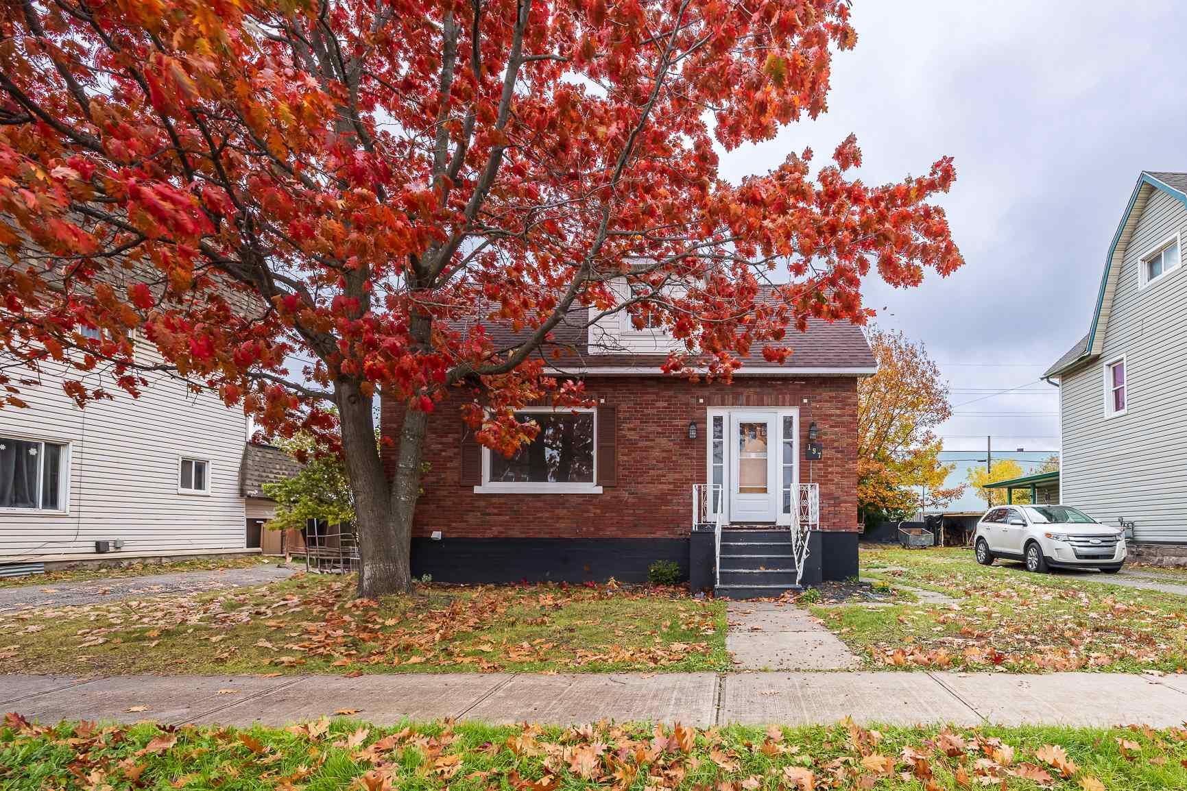 Photo 2 of 197 Wallace Terrace, Sault Ste Marie, Ward 4 — HOMEH