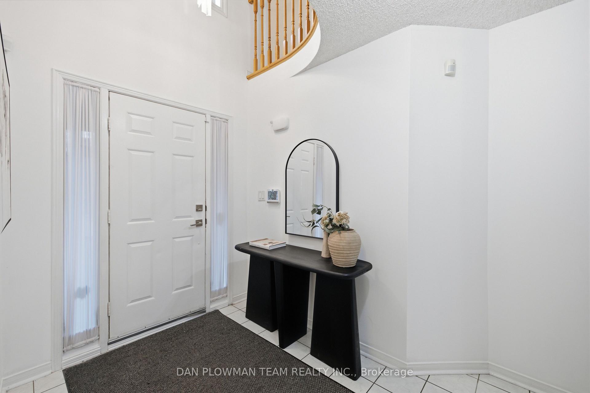 Photo 3 of 1603 Dellbrook Avenue, Pickering, Brock Ridge — HOMEH