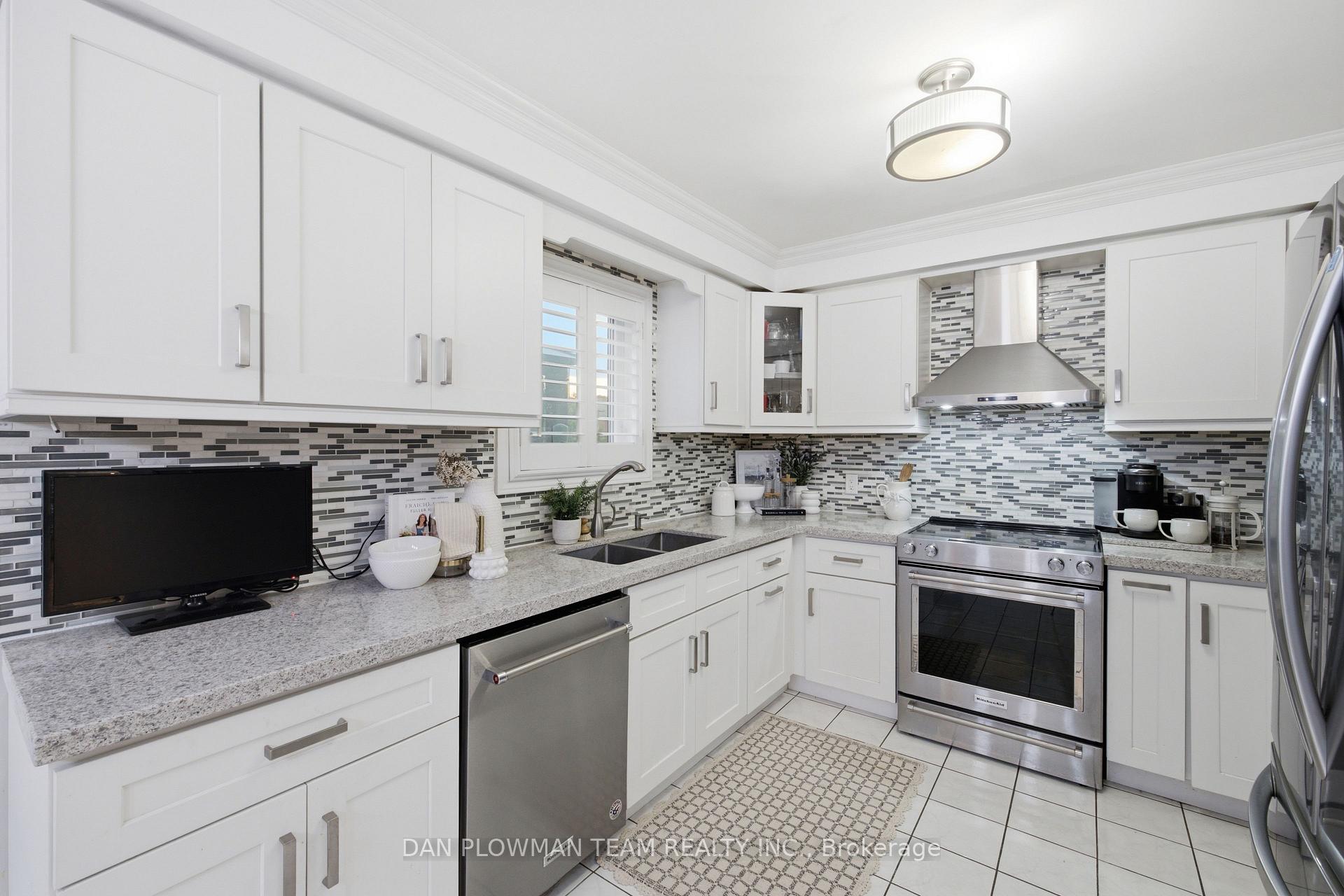 Photo 12 of 1603 Dellbrook Avenue, Pickering, Brock Ridge — HOMEH