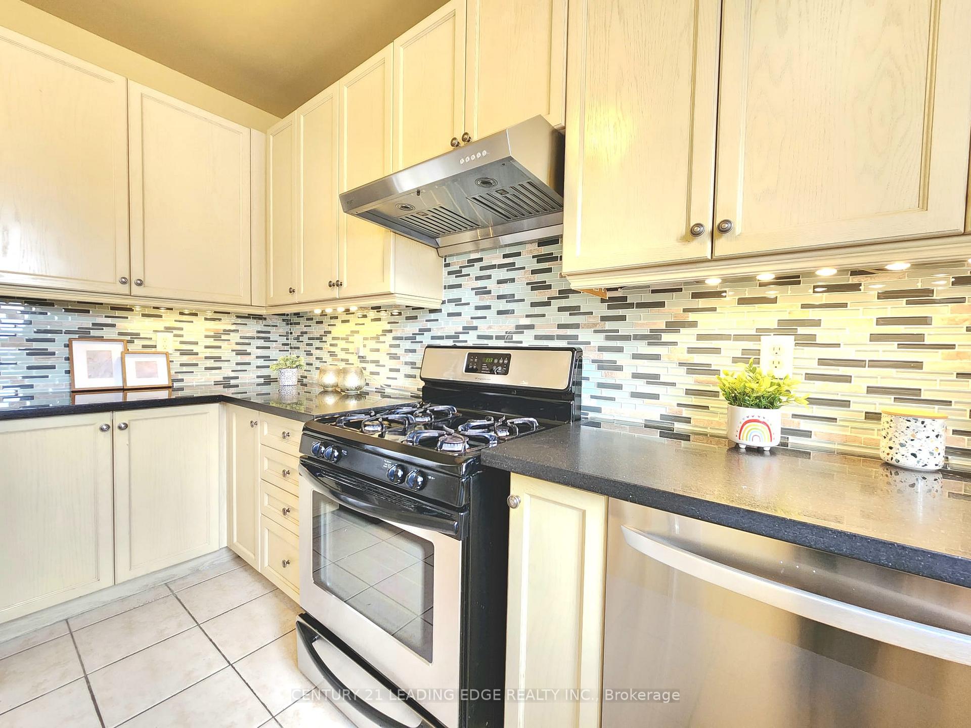 Photo 16 of 51 Yale Lane, Markham, Cornell — HOMEH